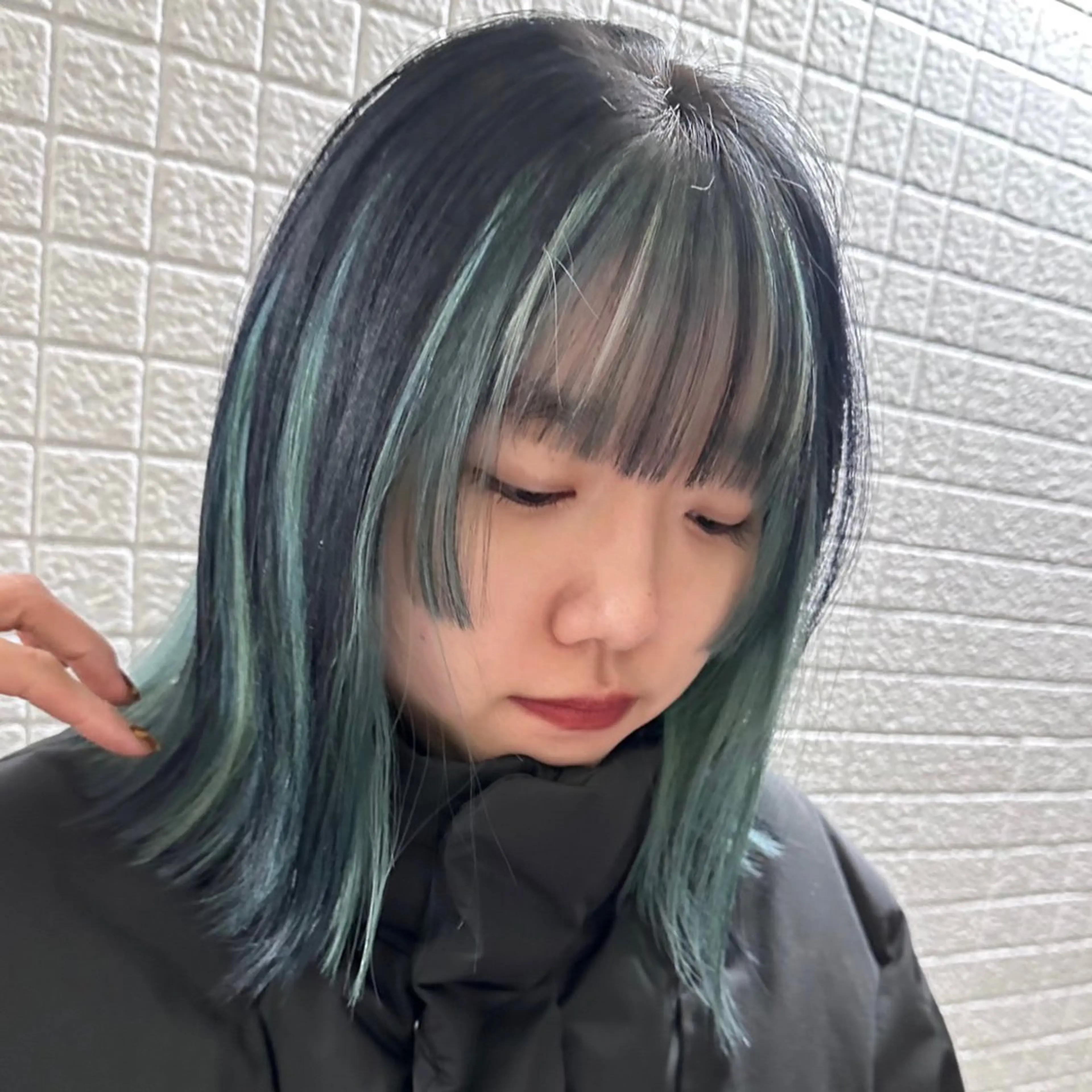 ミディアム カラー おしゃれハイトーン 💗AKARIのヘアスタイル