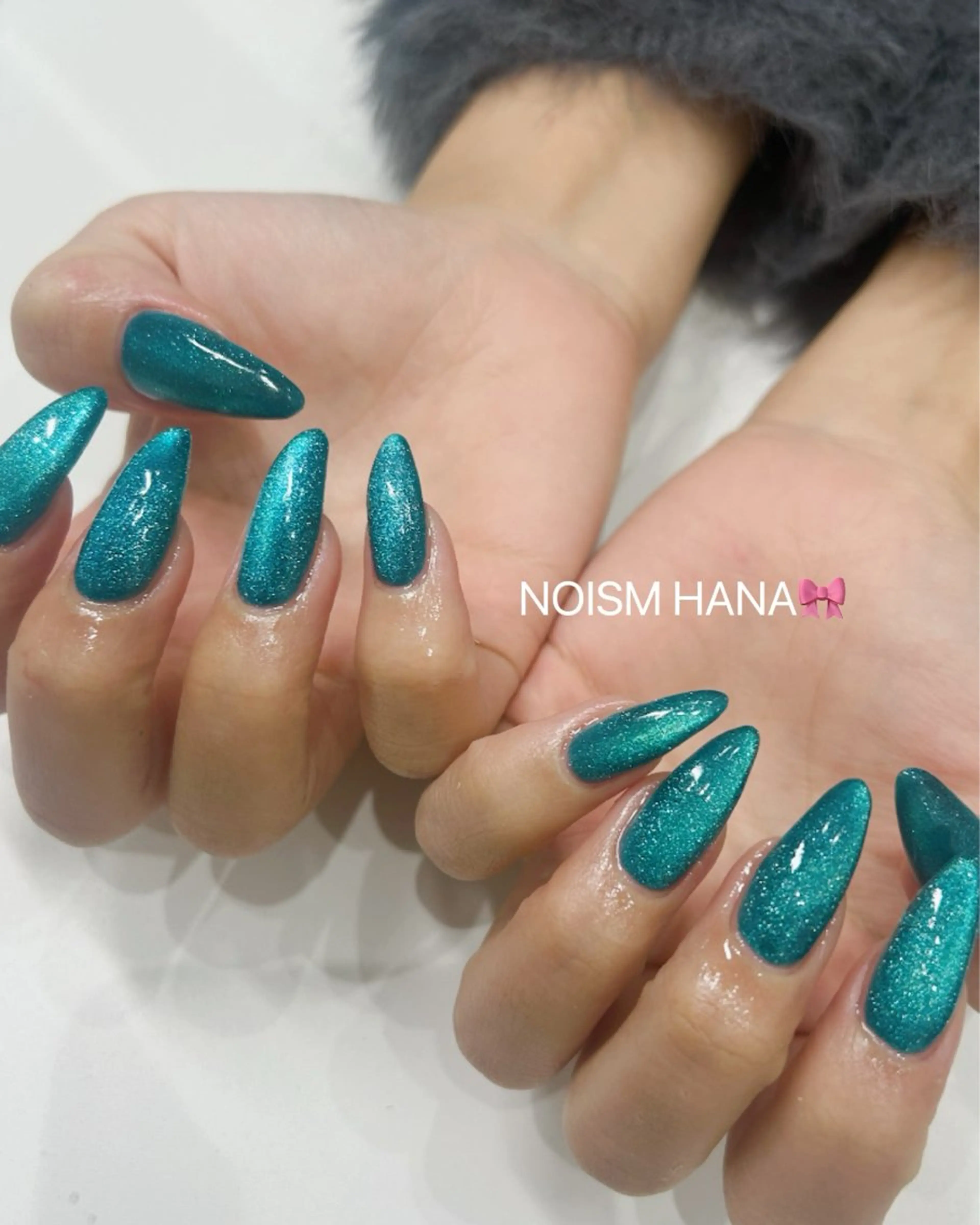 ネイル グラデーション キラキラネイル 韓国ネイル マグネットネイル ニュアンスネイル ハンドネイル 🎀大人nail /NOISMはな🎀のネイルデザイン