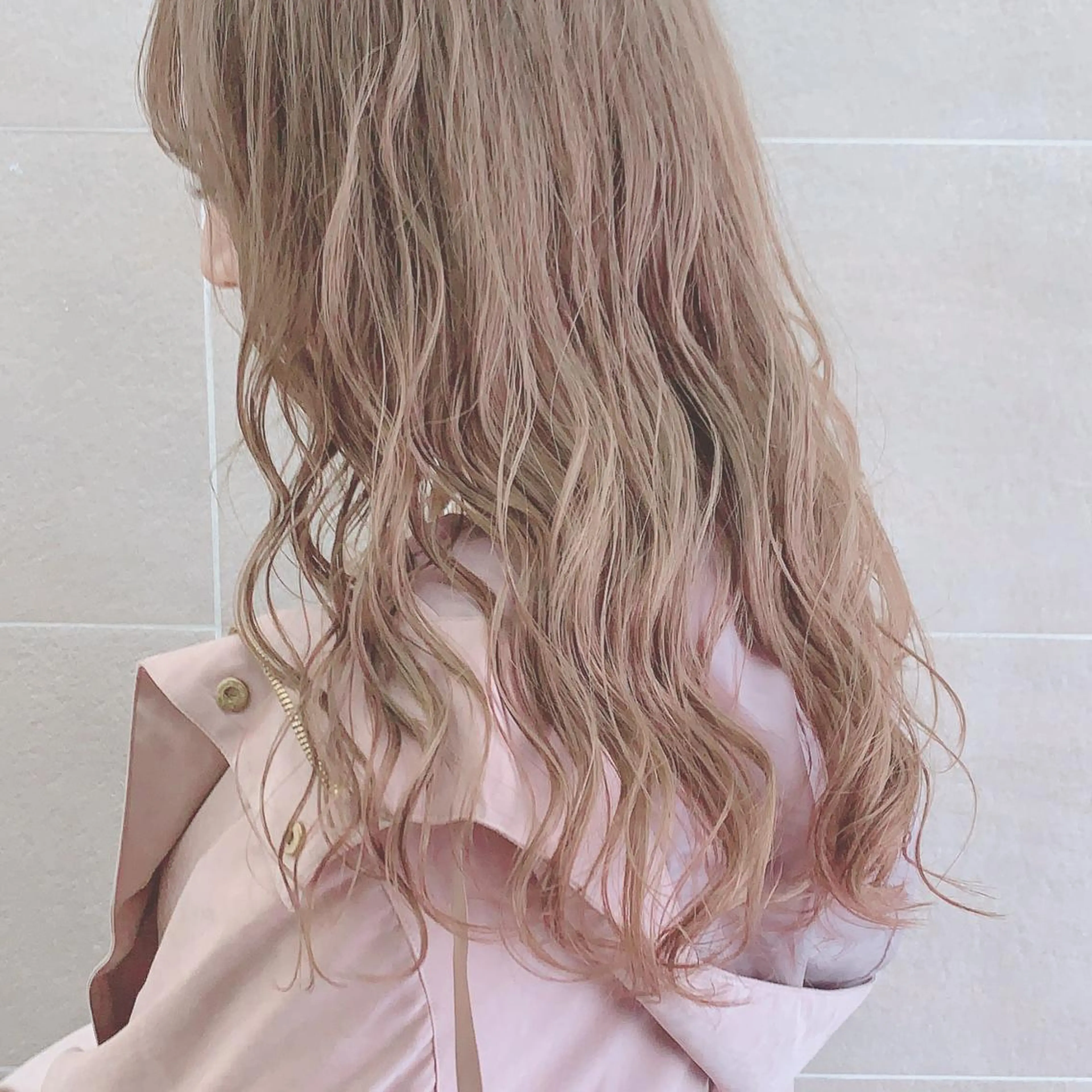 カラー ベージュカラー ブリーチ ピンクカラー ピンクベージュ SALOWIN横浜所属・ﾚｲﾔｰ.ﾍｱｾｯﾄ 🤍宮本しおりのヘアスタイル