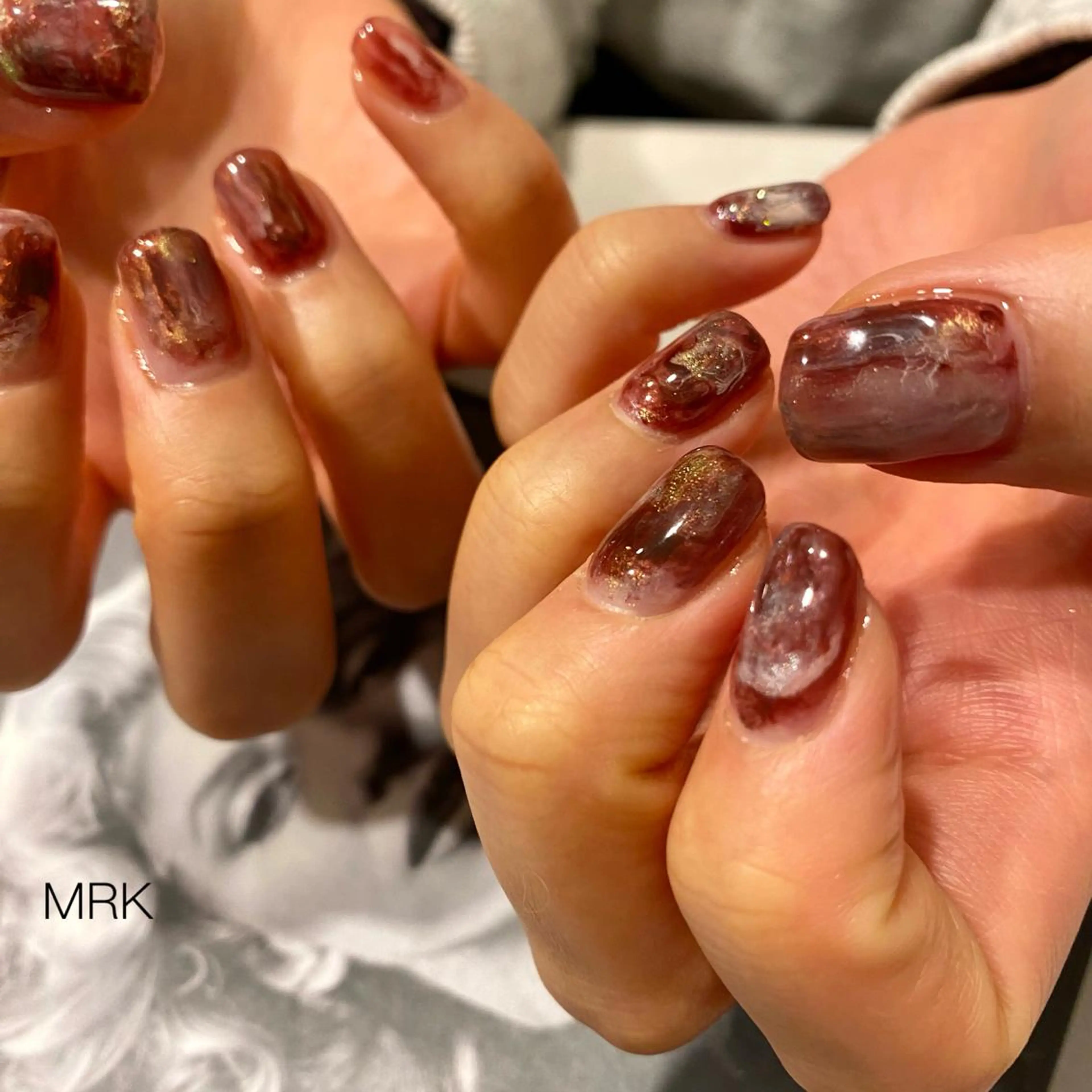 ミディアム ネイル ミラーネイル ニュアンスネイル MARUKO nailのネイルデザイン