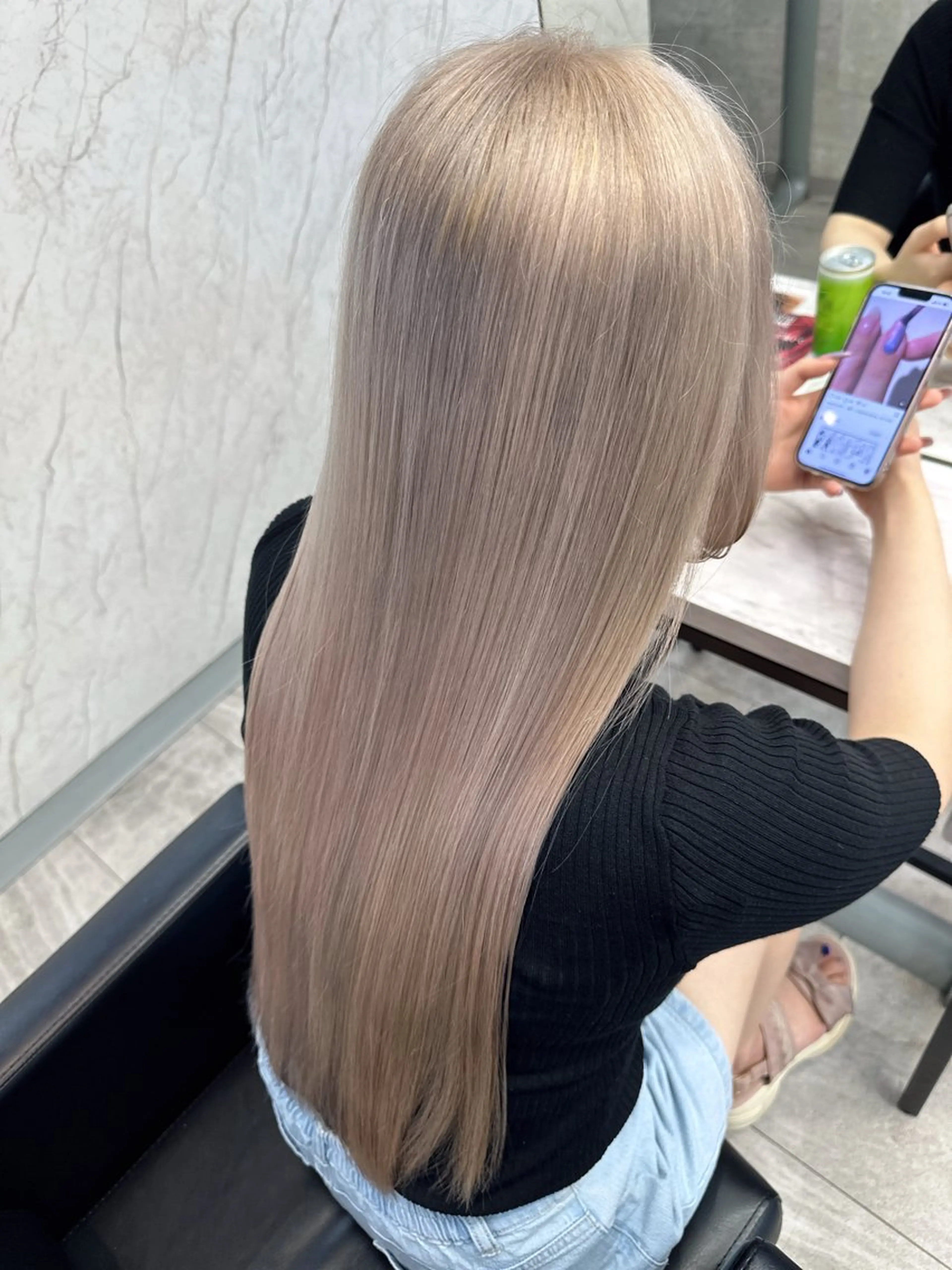 ロング カラー ベージュカラー ホワイトベージュ 小鯛 陸のヘアスタイル