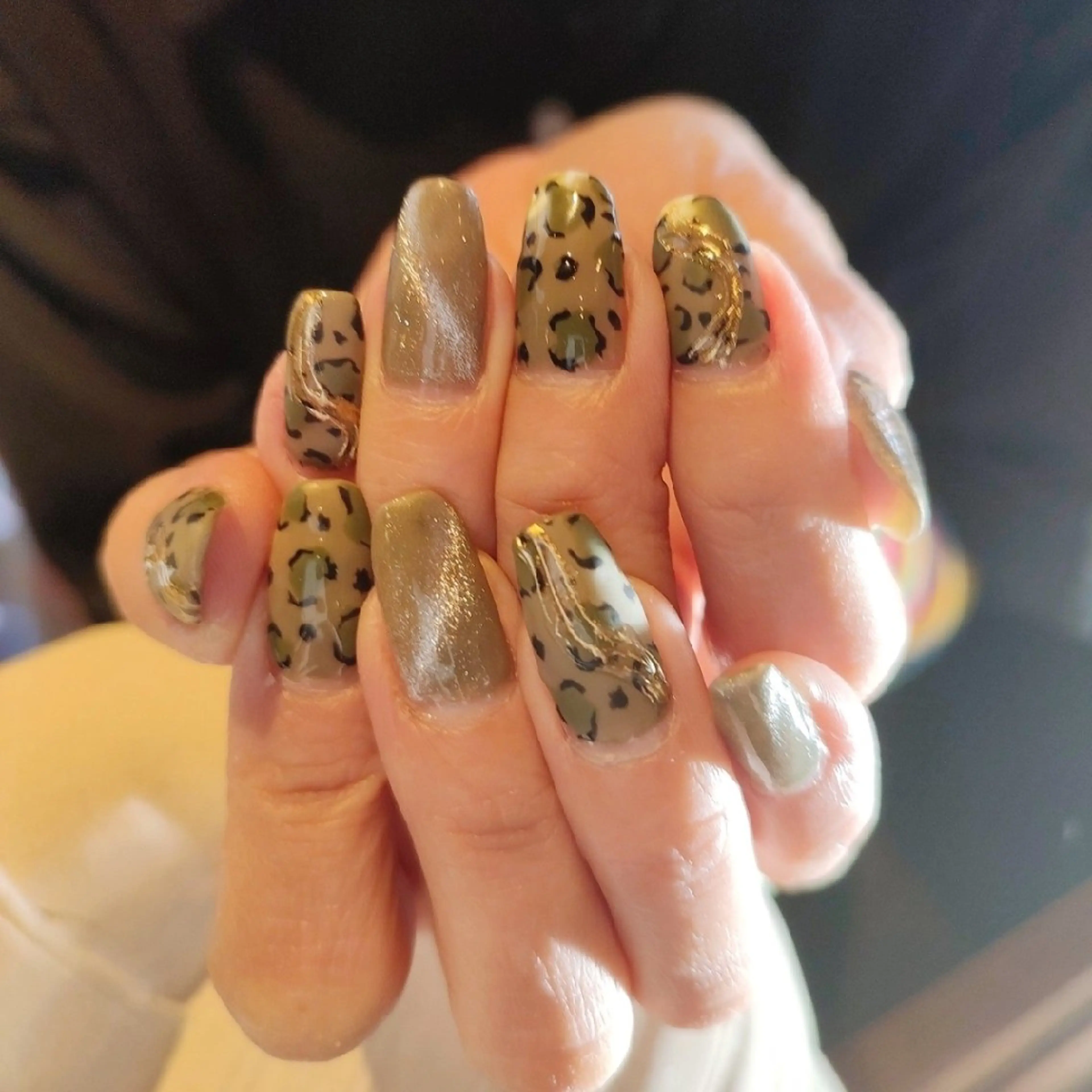 ネイル アニマル柄 マグネットネイル ミラーネイル Shine Nailのネイルデザイン