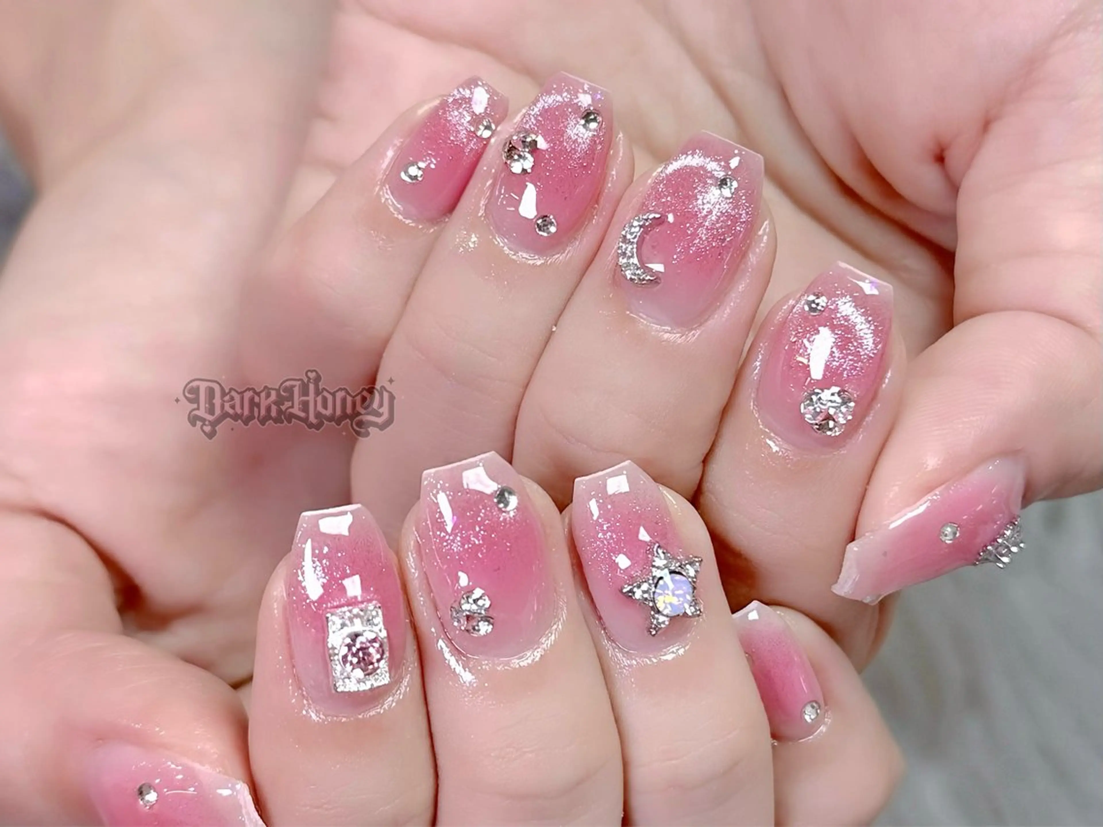 ネイル ハンドネイル Dark honey スカルプ専門原宿店のネイルデザイン