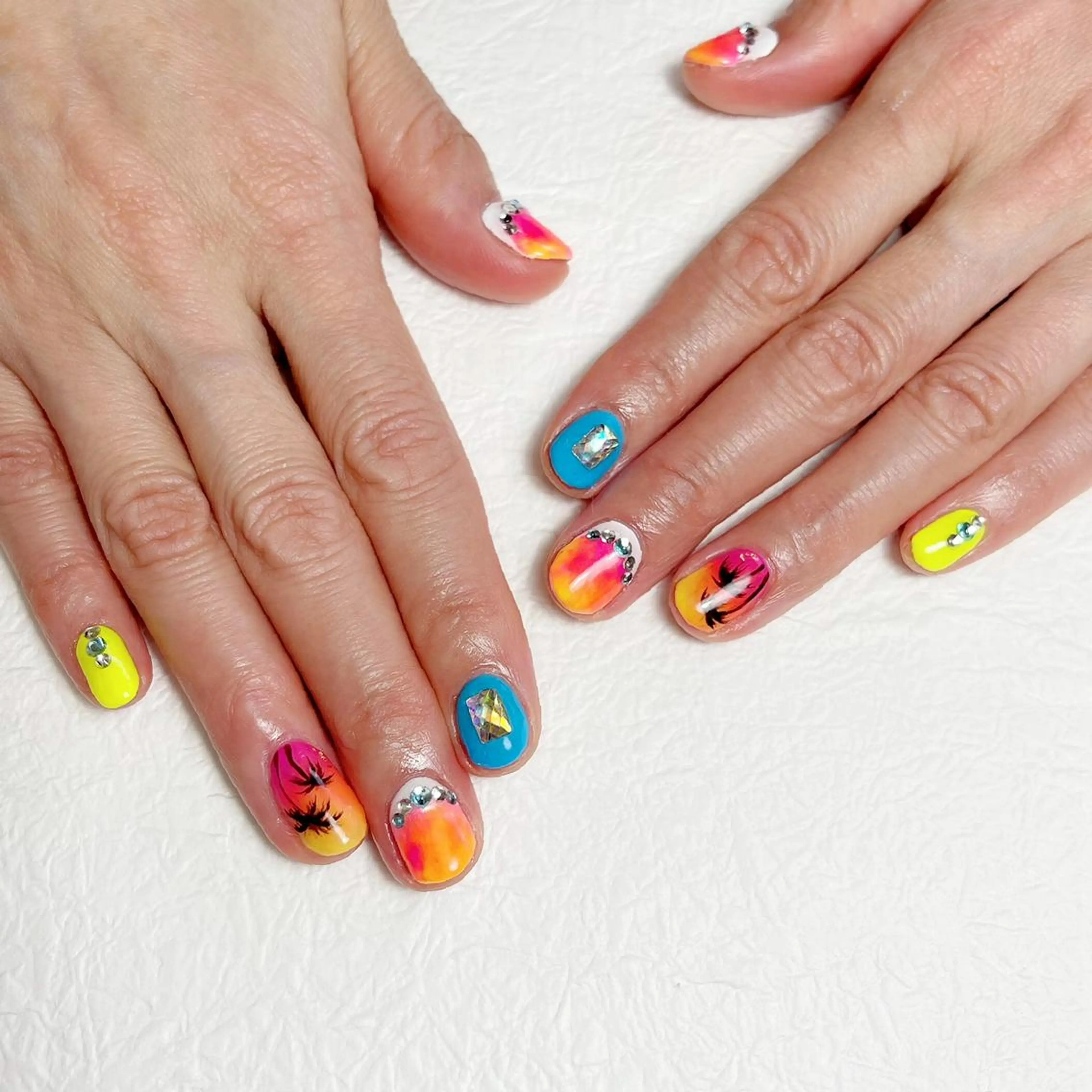 ネイル アートネイル ジェルネイル キラキラネイル ミラーネイル ニュアンスネイル Y nail なんば堀江店のネイルデザイン