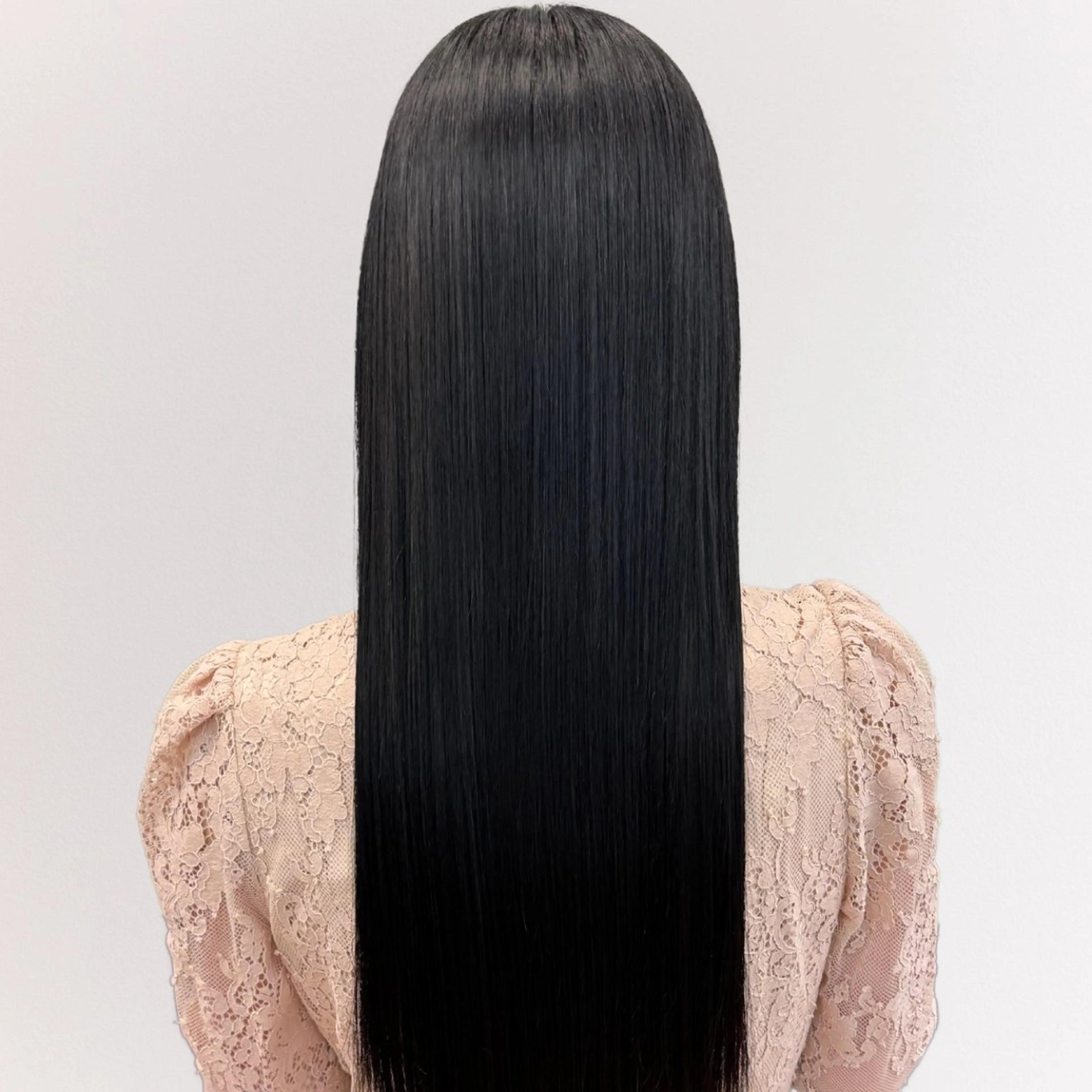 セミロング パーマ ナチュラルに目を惹く デザイン/KOHNOのヘアスタイル