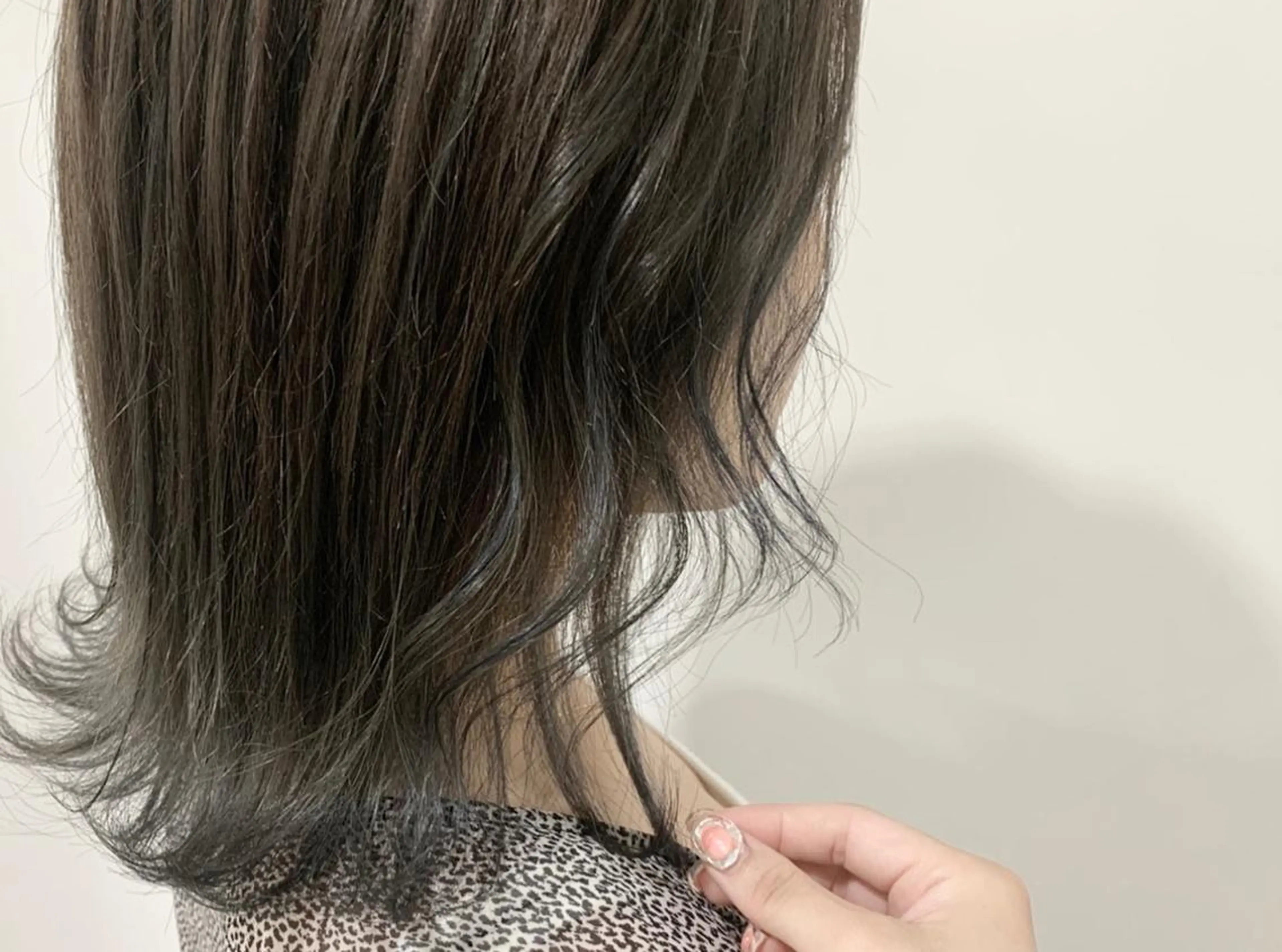 セミロング カラー あべ ゆうかのヘアスタイル