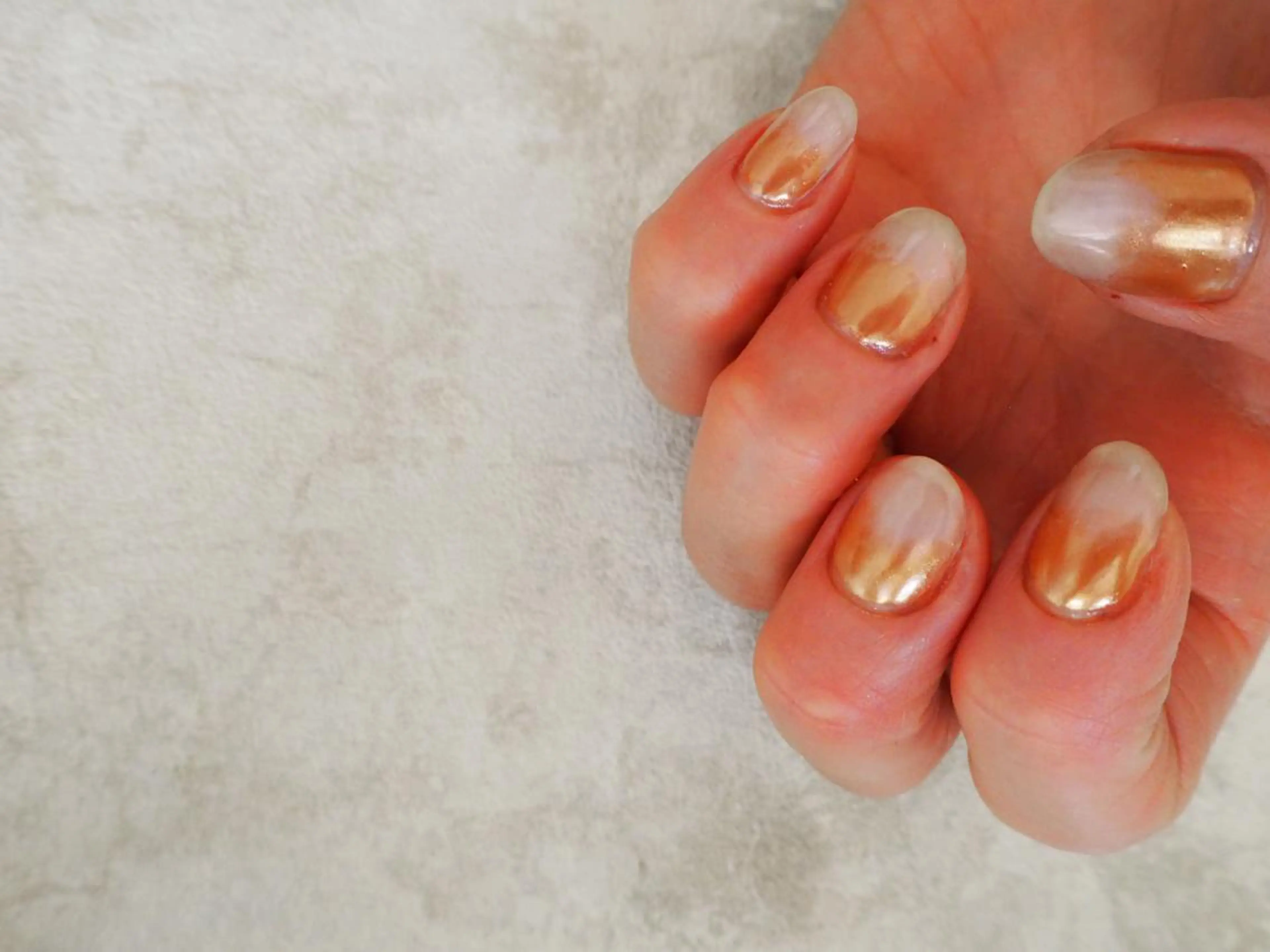 ネイル ミラーネイル ニュアンスネイル セキグチ guttinailのネイルデザイン