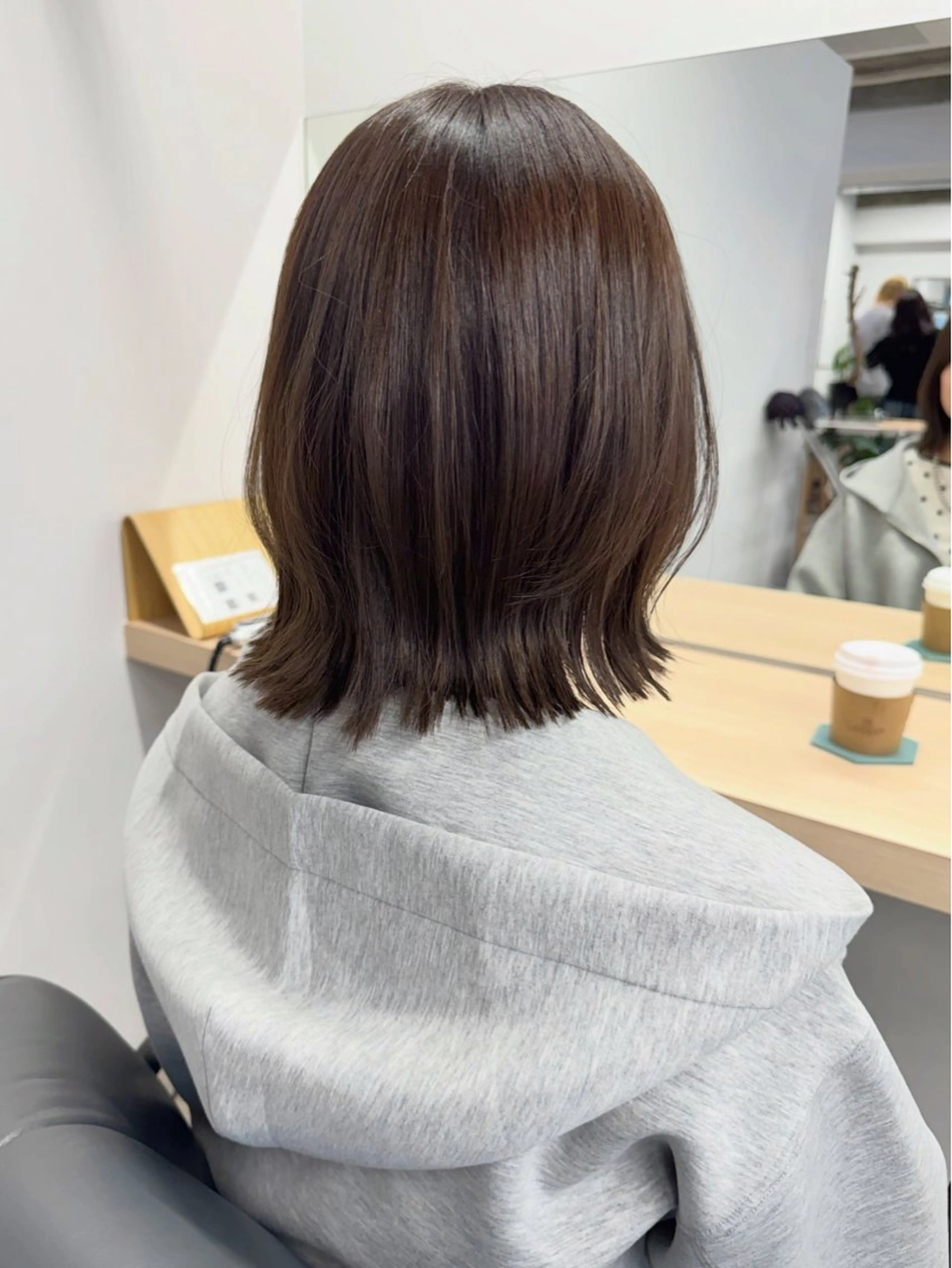 ミディアム ボブレイヤー ミディアムレイヤー ボブ 髪質改善 レイヤーカット カット ヘアカラー トリートメント や ぎ /似合わせ カラー/神戸美容室のヘアスタイル