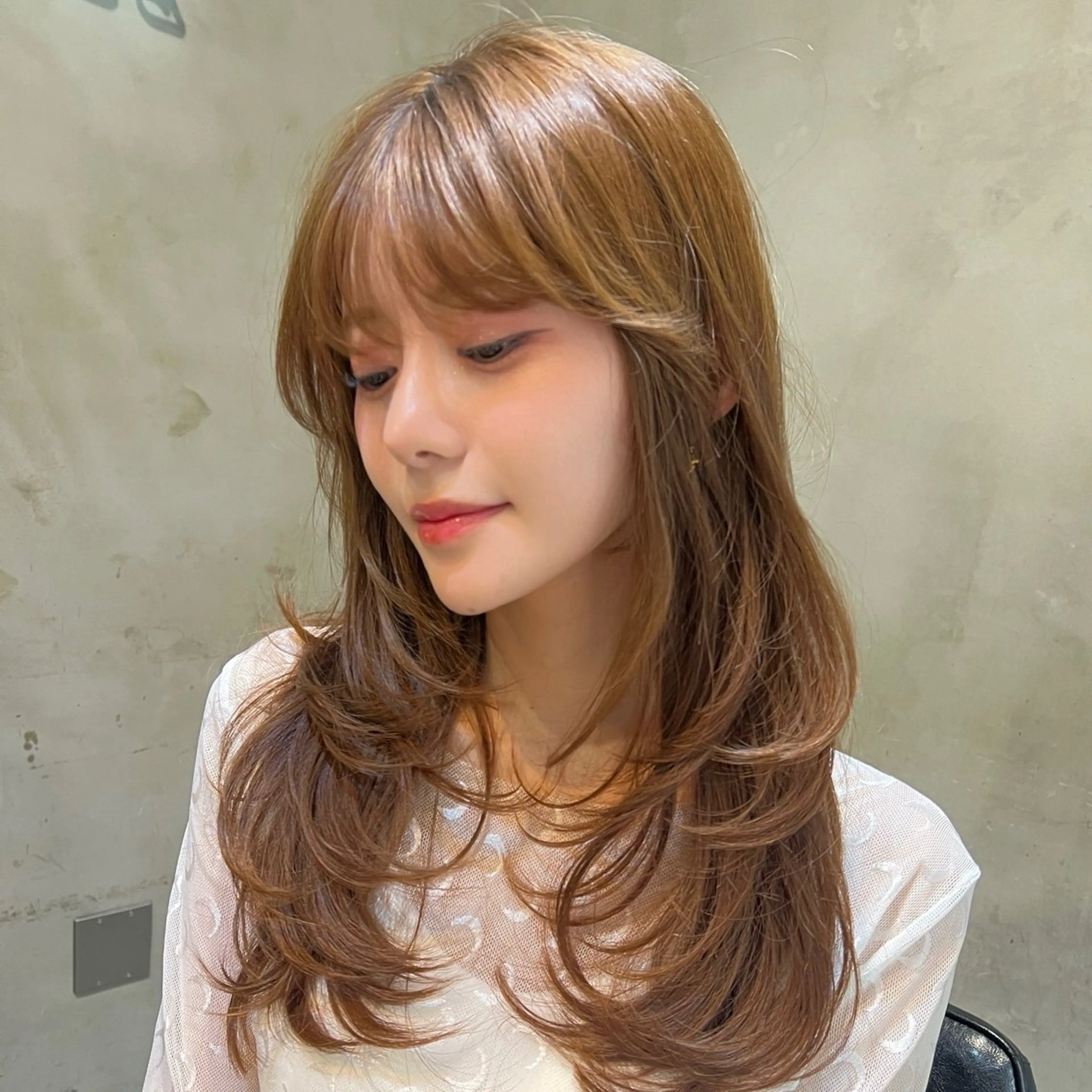 ロング カラー カット ヘアカラー トリートメント 韓国ヘア/髪質改善/ レイヤー/ブラウンのヘアスタイル