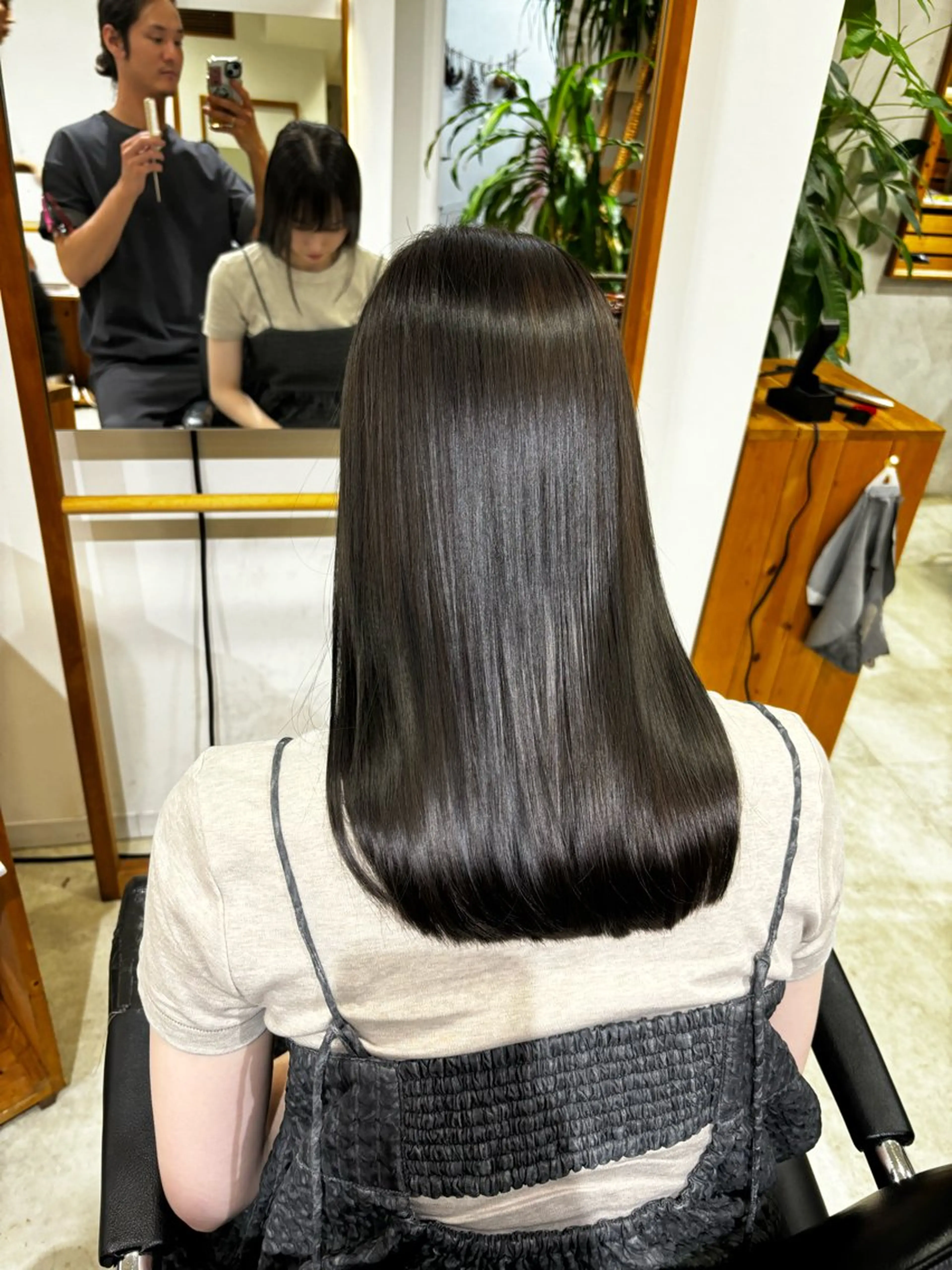 ミディアム カット ヘアカラー トリートメント hoNua. 栄/透明感カラーのヘアスタイル