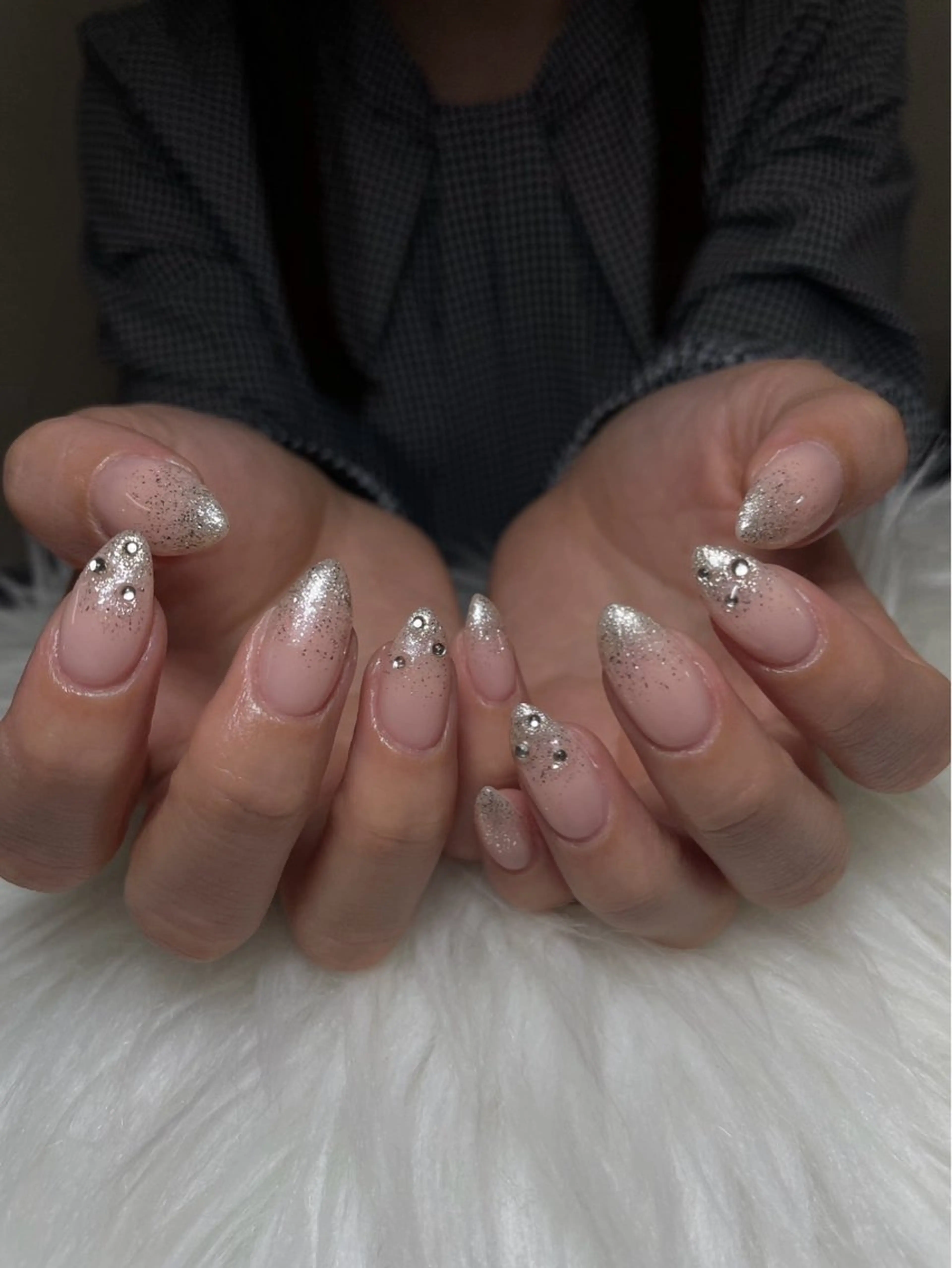 ネイル チークネイル 長さ出し フットネイル ジェルネイル 卒業式 𝓐𝓷𝓻𝓲 XiinhNailのネイルデザイン