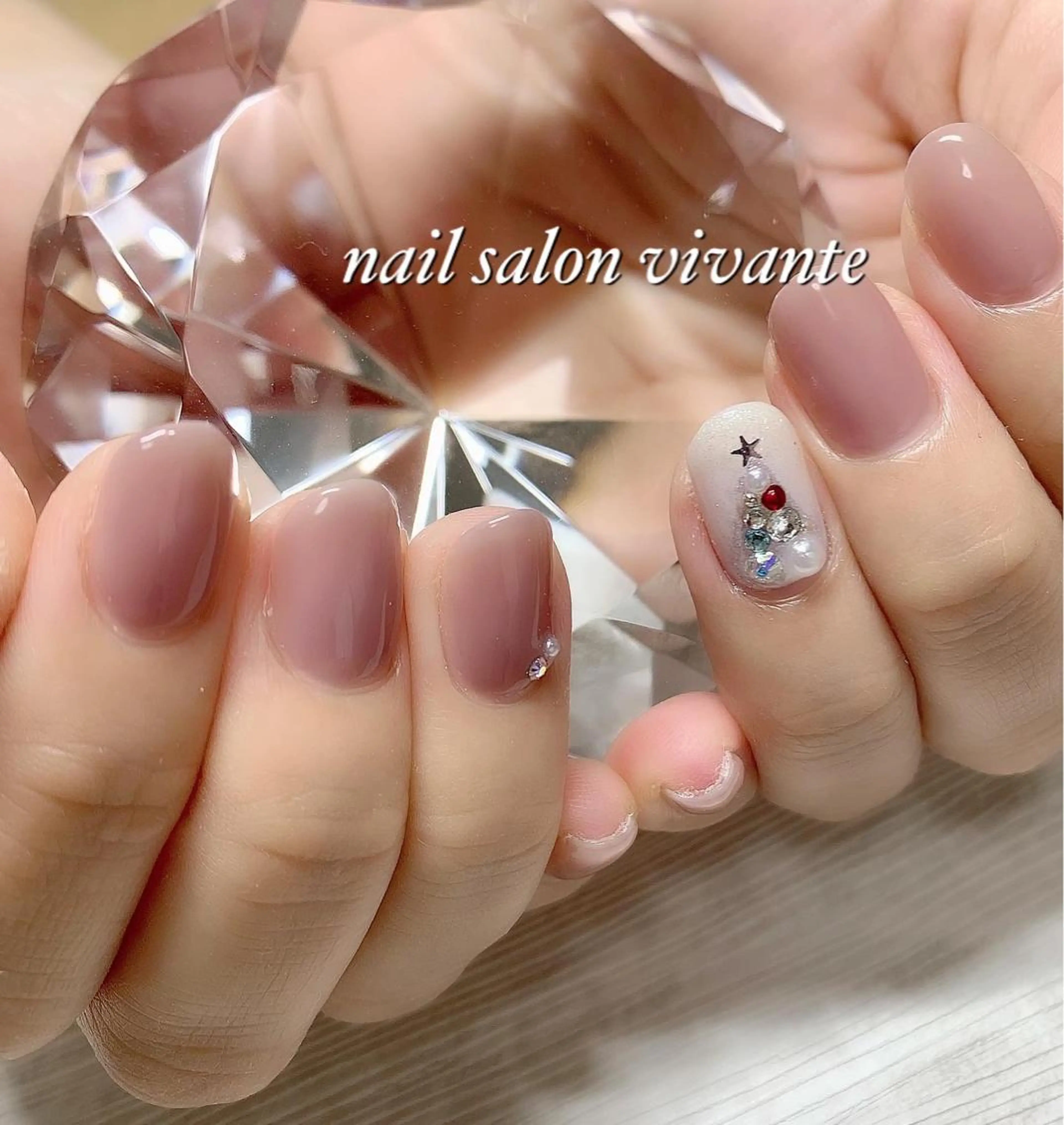 ネイル キラキラネイル 冬ネイル クリスマス nail salon vivanteのネイルデザイン