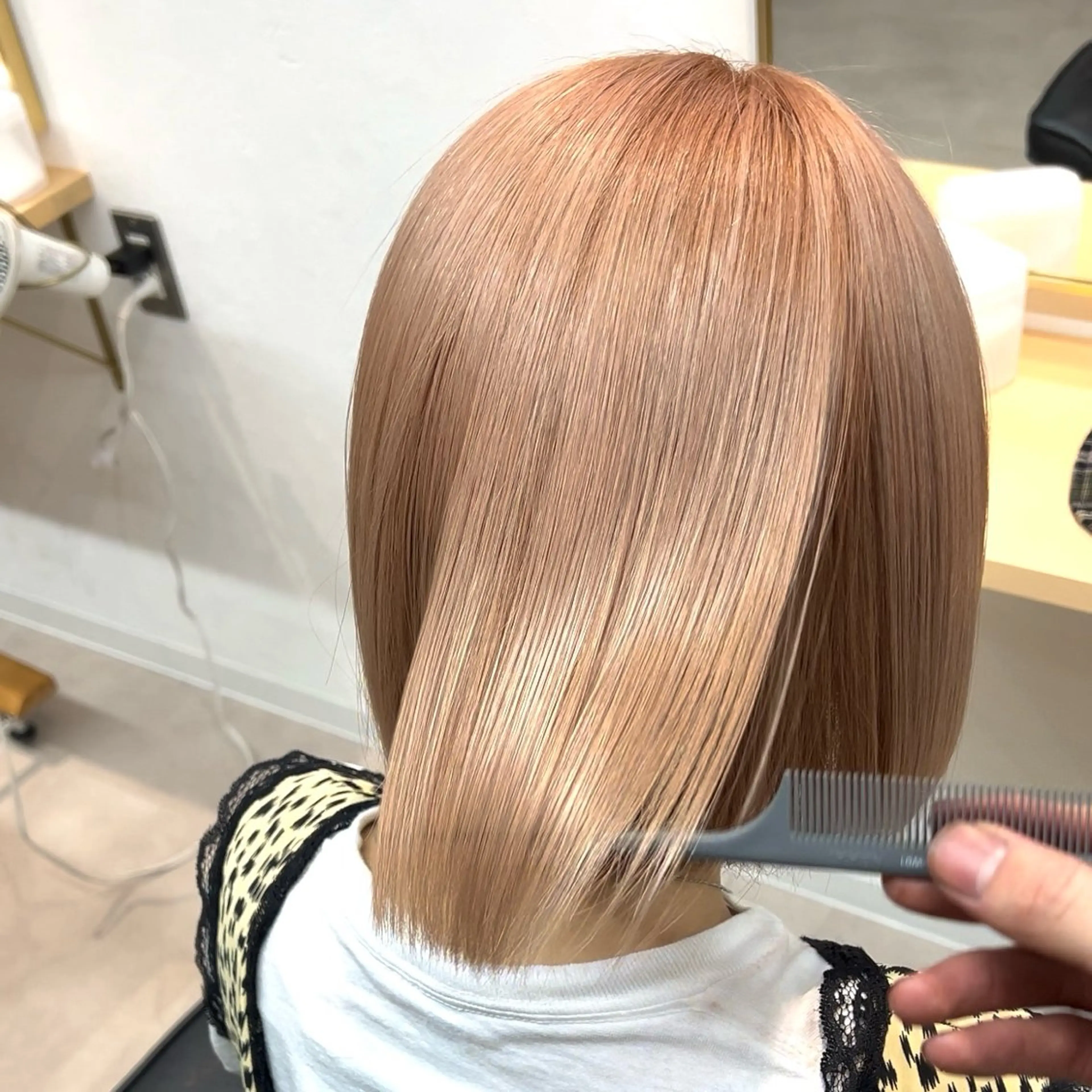 ショート カラー カット ヘアカラー トリートメント ボブ/韓国ボブ/ブリ ーチ/鈴木康平のヘアスタイル