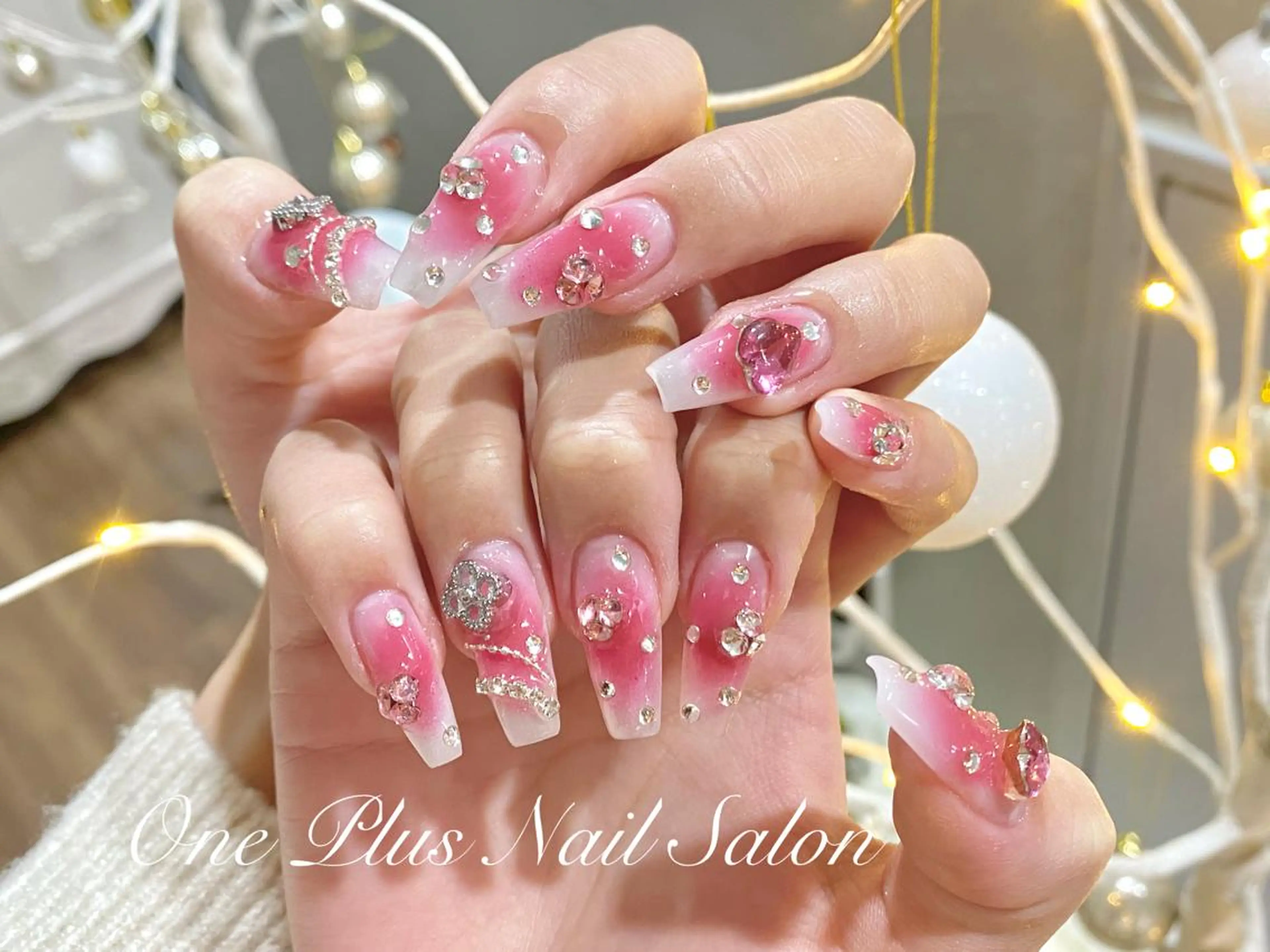 ロング ネイル One Plus Nail Salonのネイルデザイン