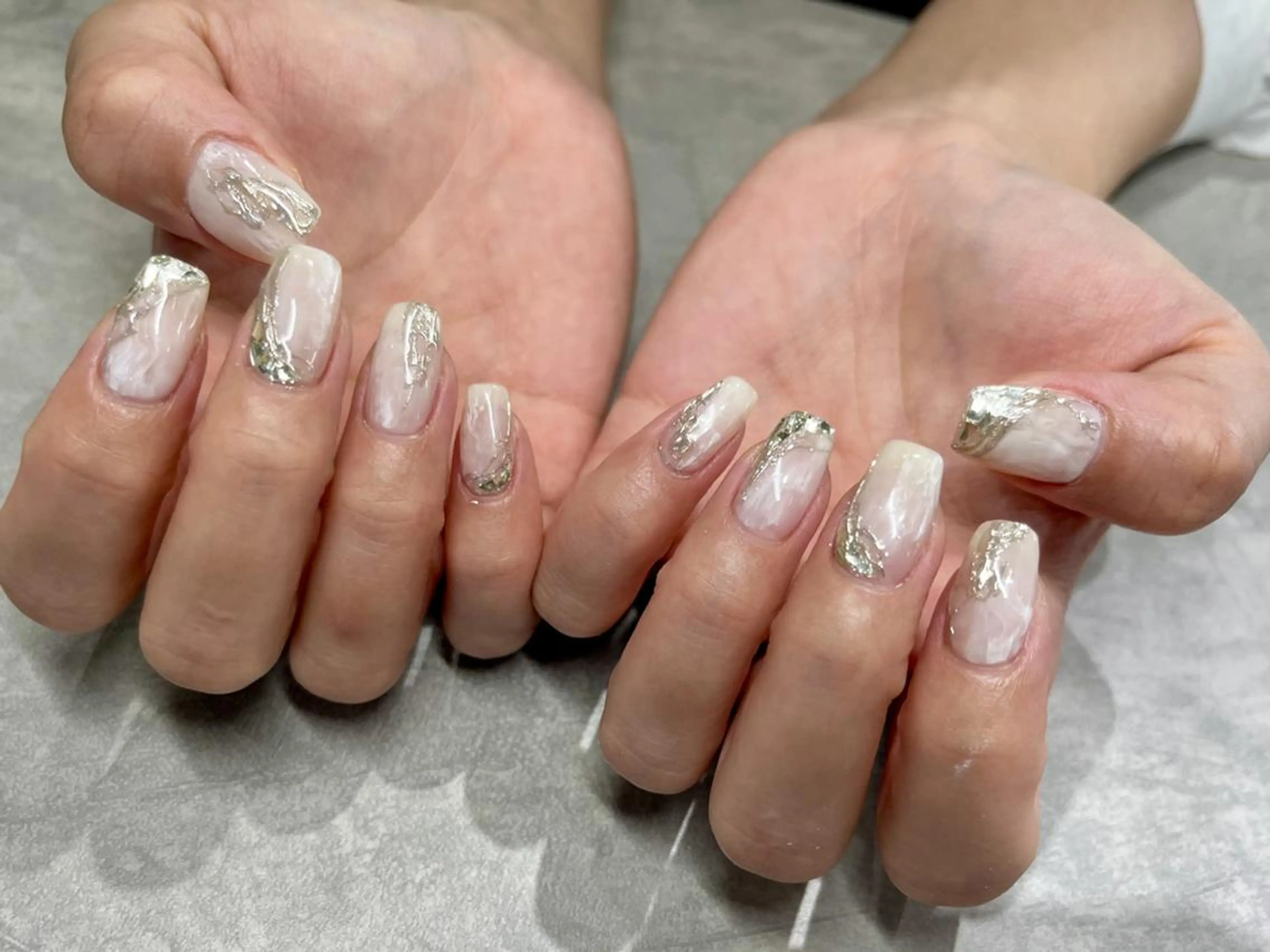 ネイル ミラーネイル ニュアンスネイル ワンホンネイル ハンドネイル peTiT chikaのネイルデザイン