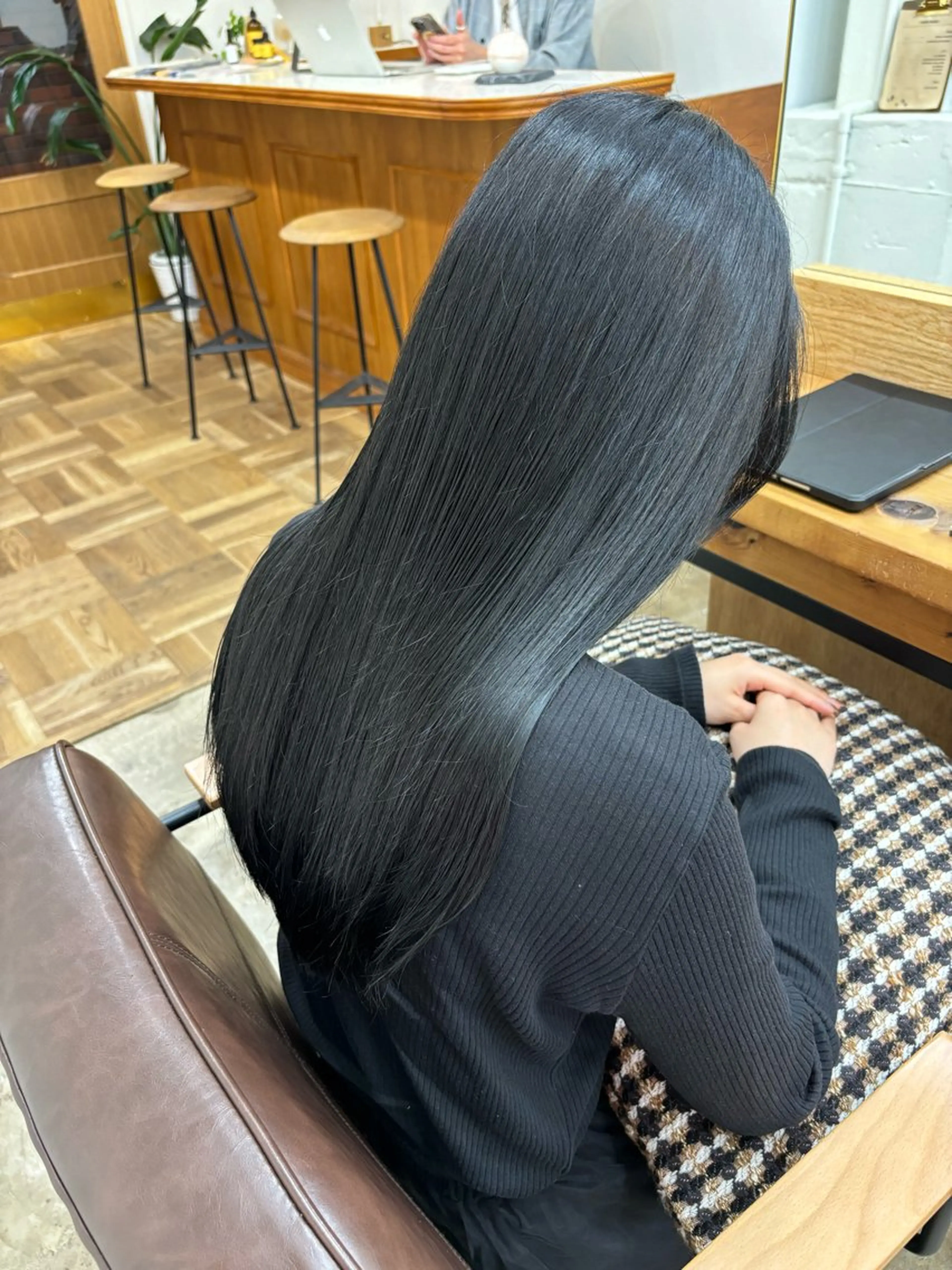 カラー 黒髪 ブリーチ ブルーカラー ブルーブラック 透明感カラー ヘアカラー トリートメント ayano🫧 《CIEN》のヘアスタイル