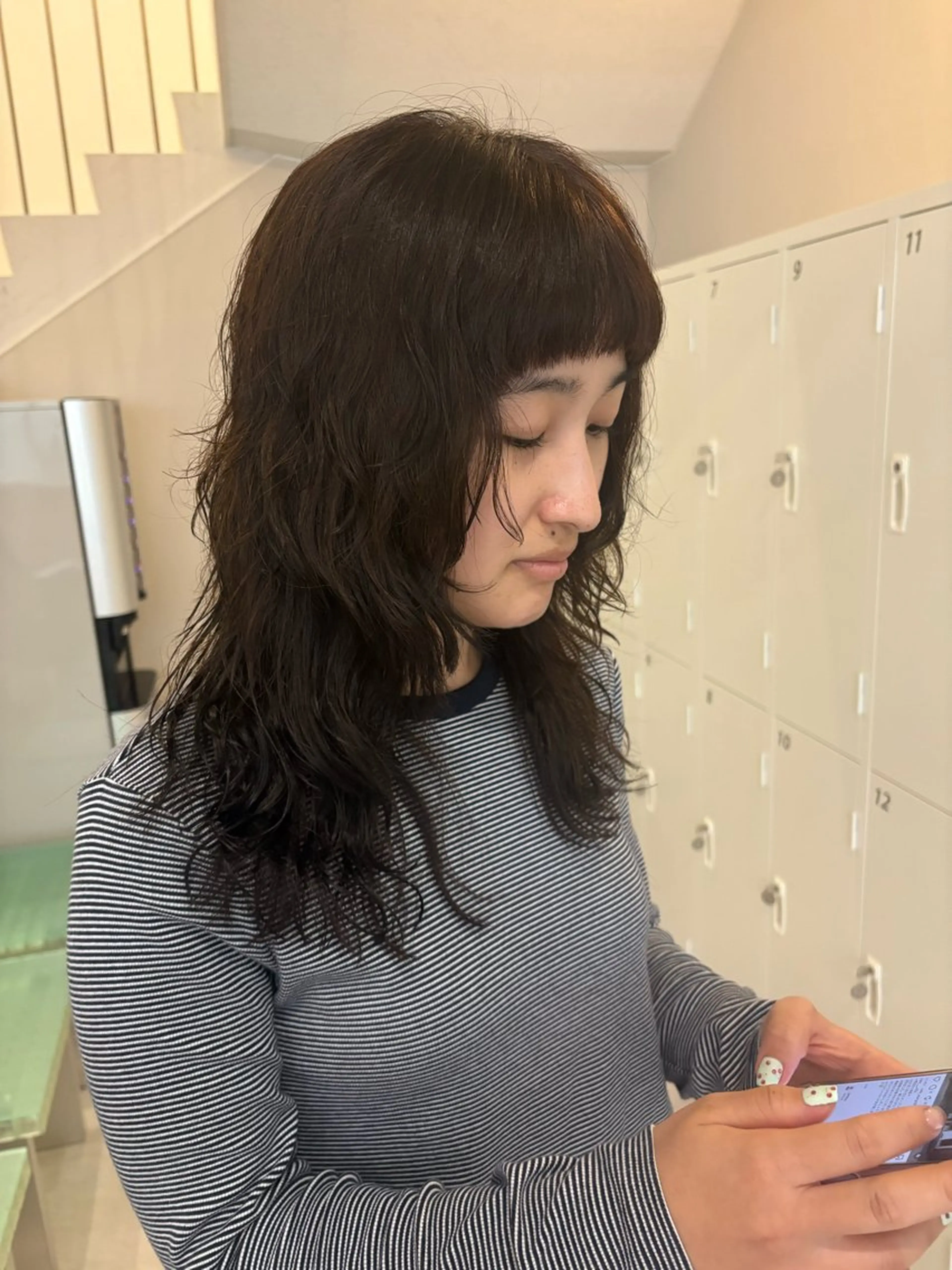 セミロング カラー セミロングパーマ ハイレイヤー レイヤーカット DEEokazaki sae.Aのヘアスタイル