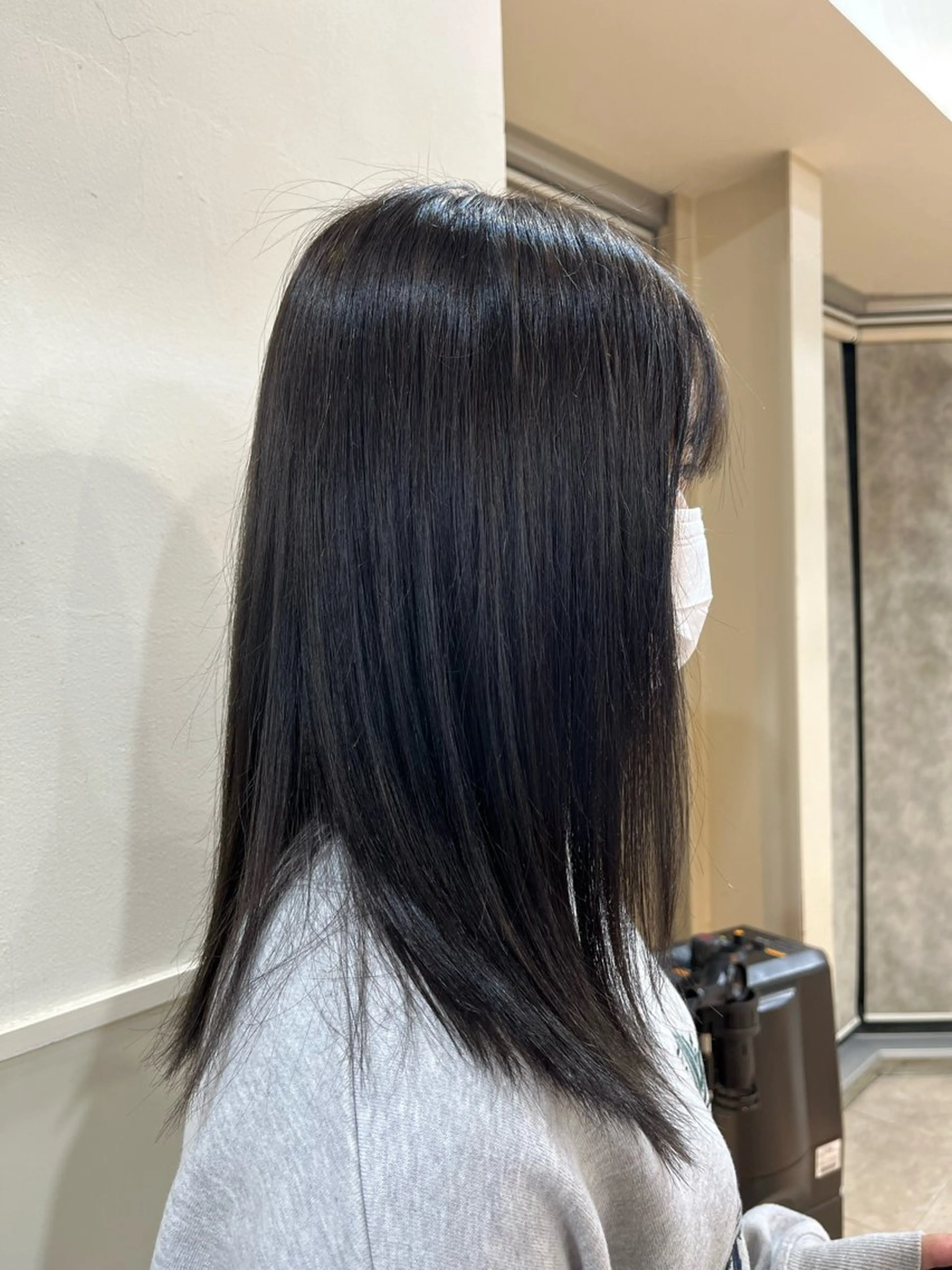 セミロング ヘアカラー 谷口 鈴音のヘアスタイル