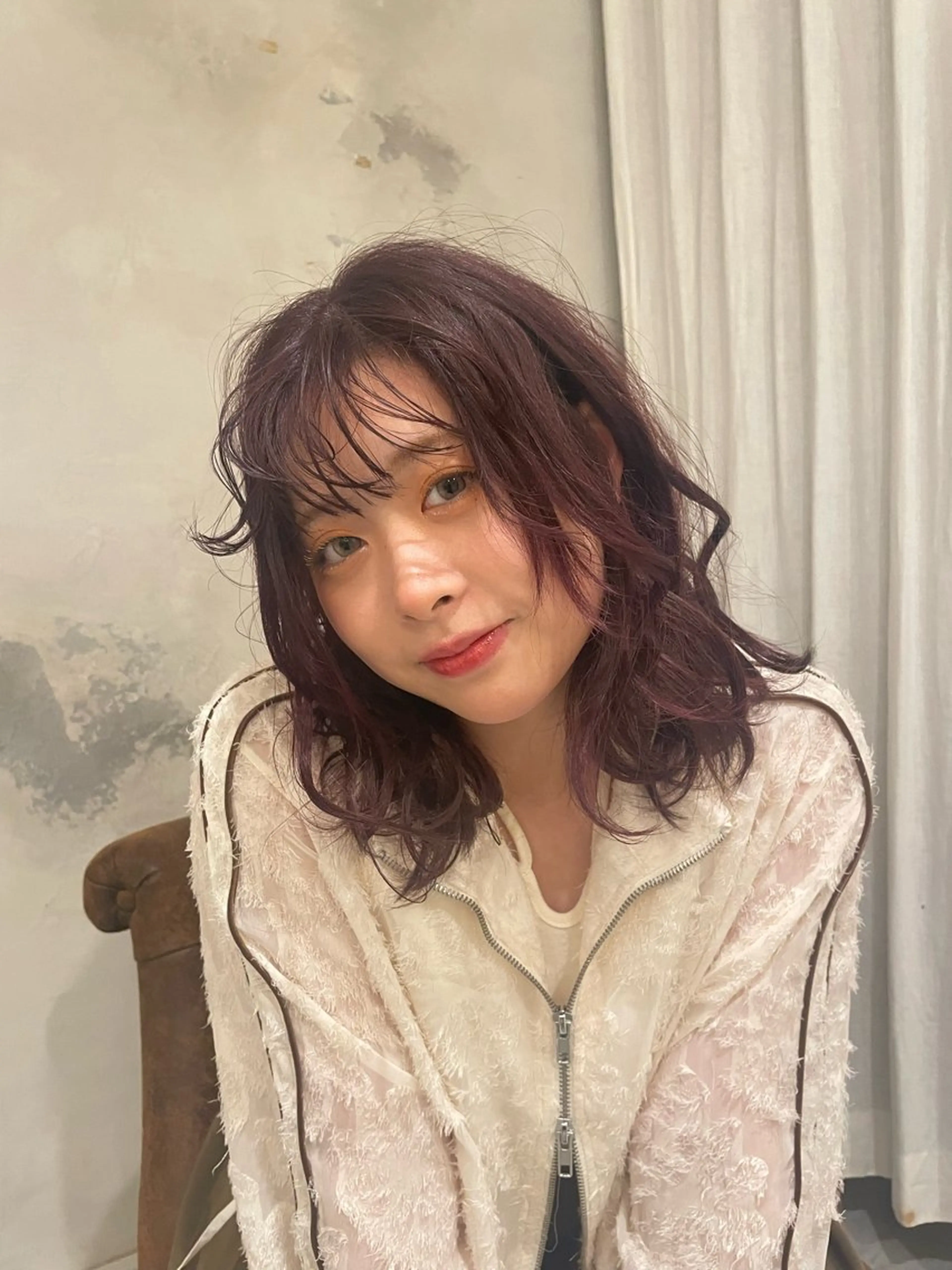 ミディアム カラー ブリーチ ブリーチなしカラー レッドカラー カット ヘアカラー オオサコ アヤミのヘアスタイル