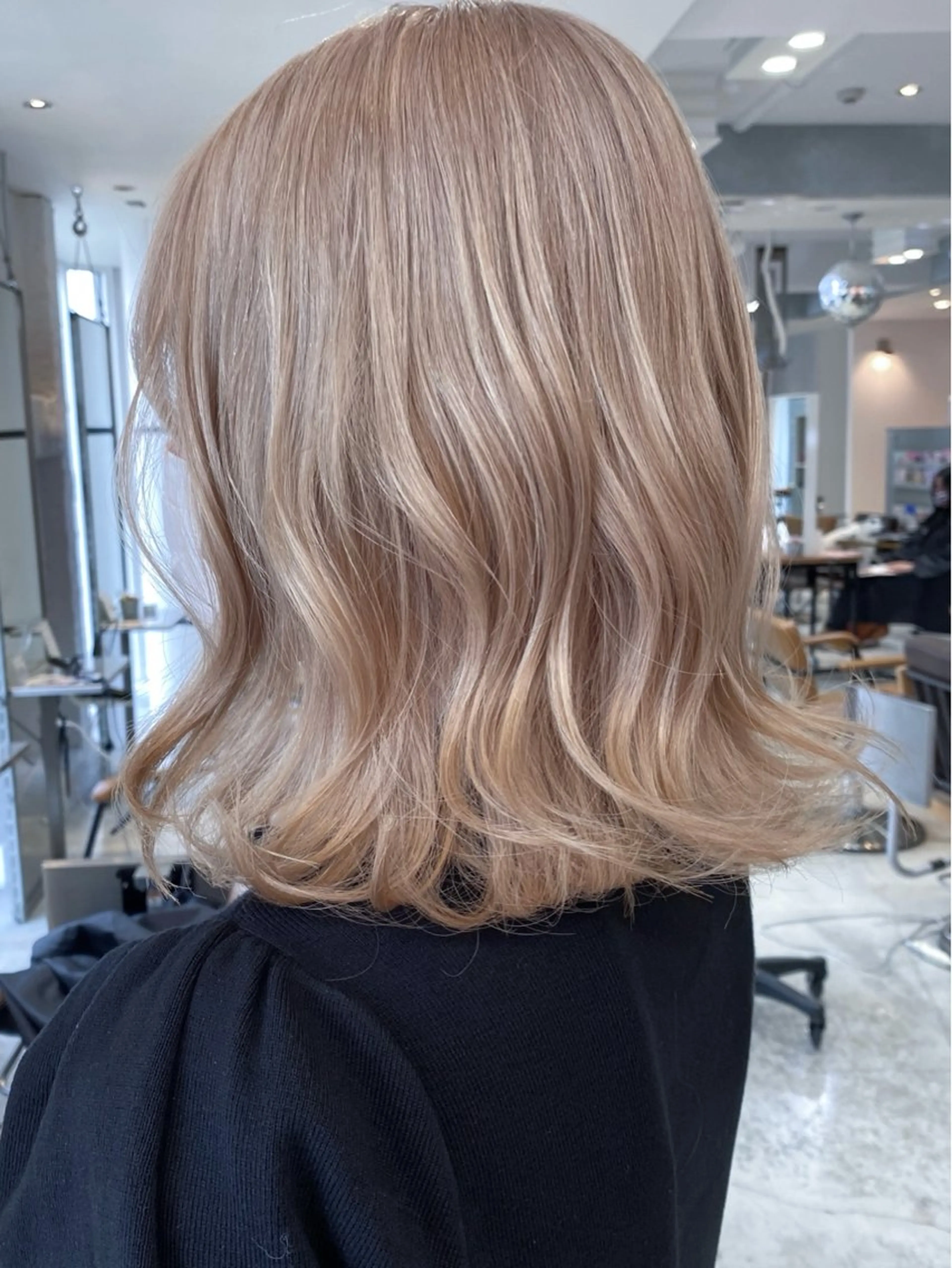 ミディアム カラー ブリーチ ケアブリーチ ダブルカラー ヘアカラー トリートメント welring hair salonのヘアスタイル