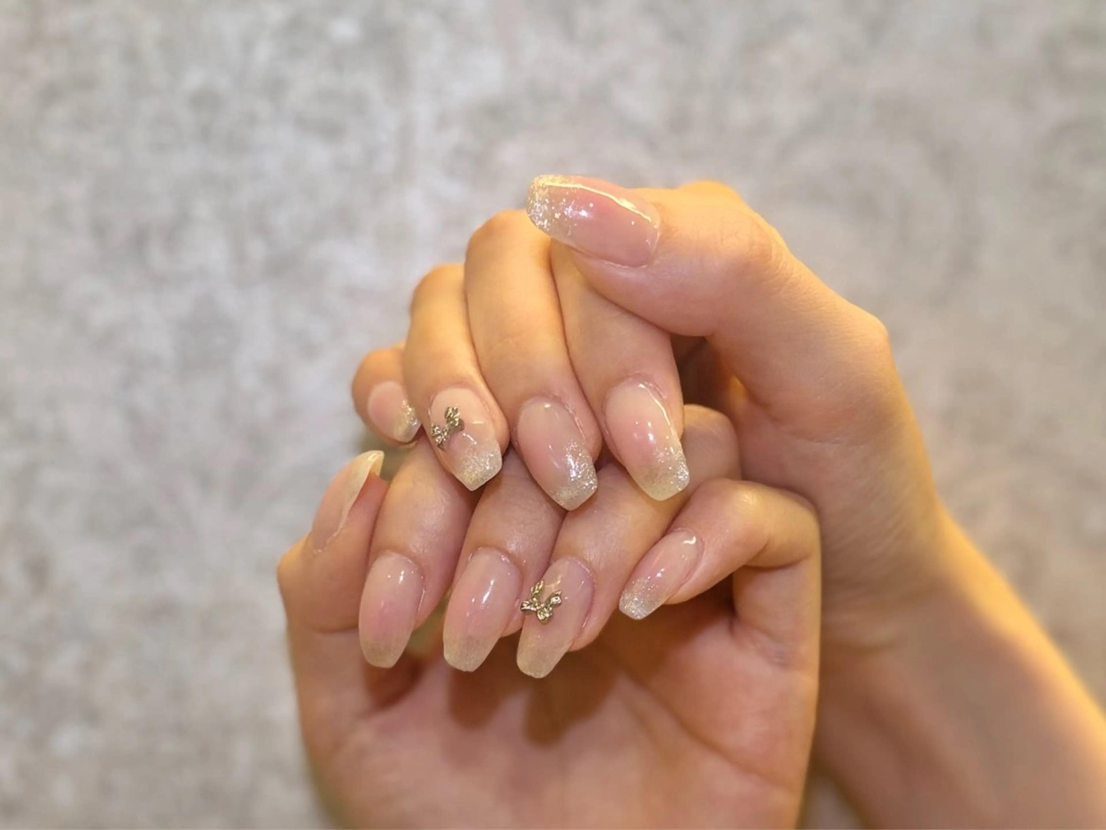 ネイル チークネイル リボン 秋山 香穂のネイルデザイン