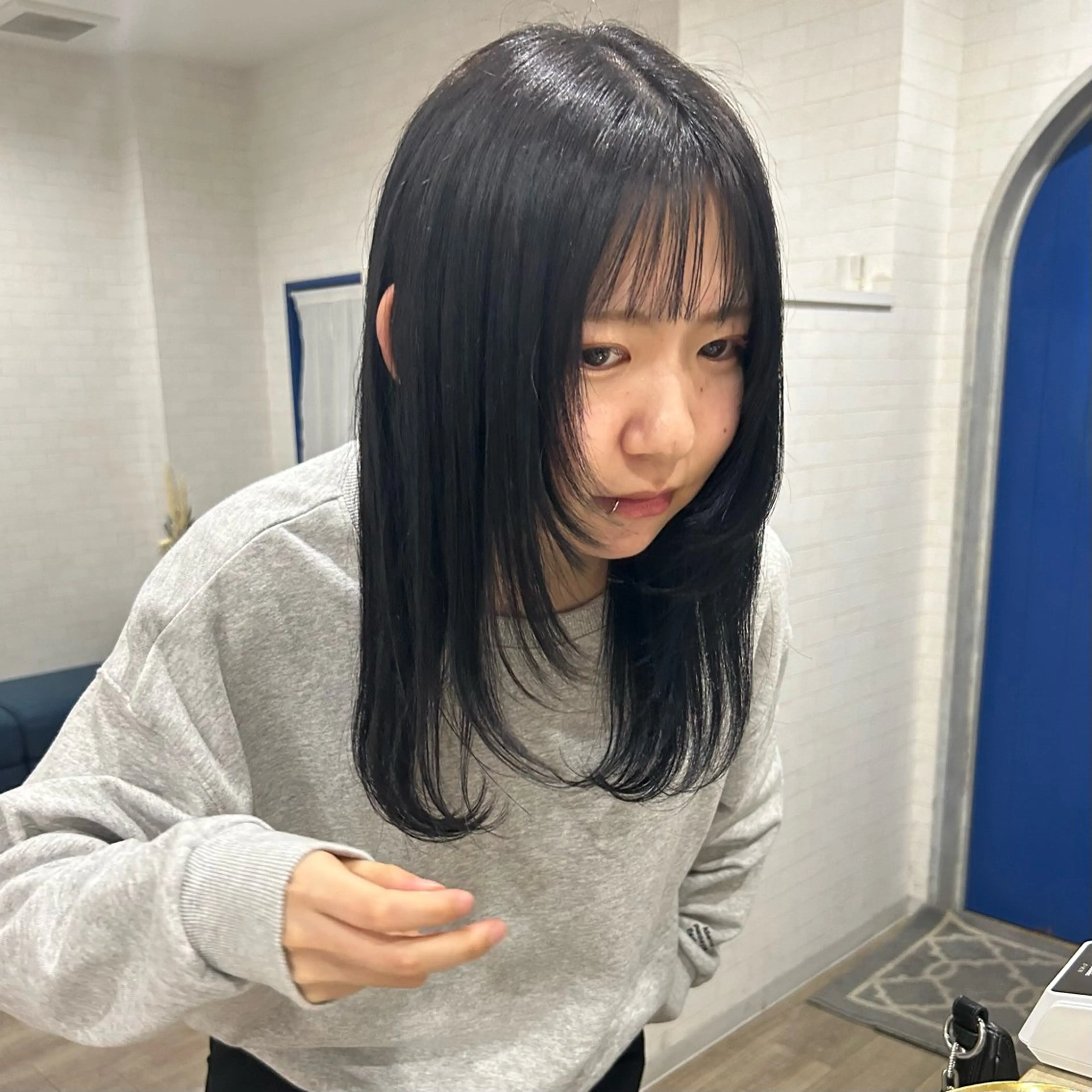 セミロング カラー 顔周りカット レイヤーカット 山川 由來のヘアスタイル