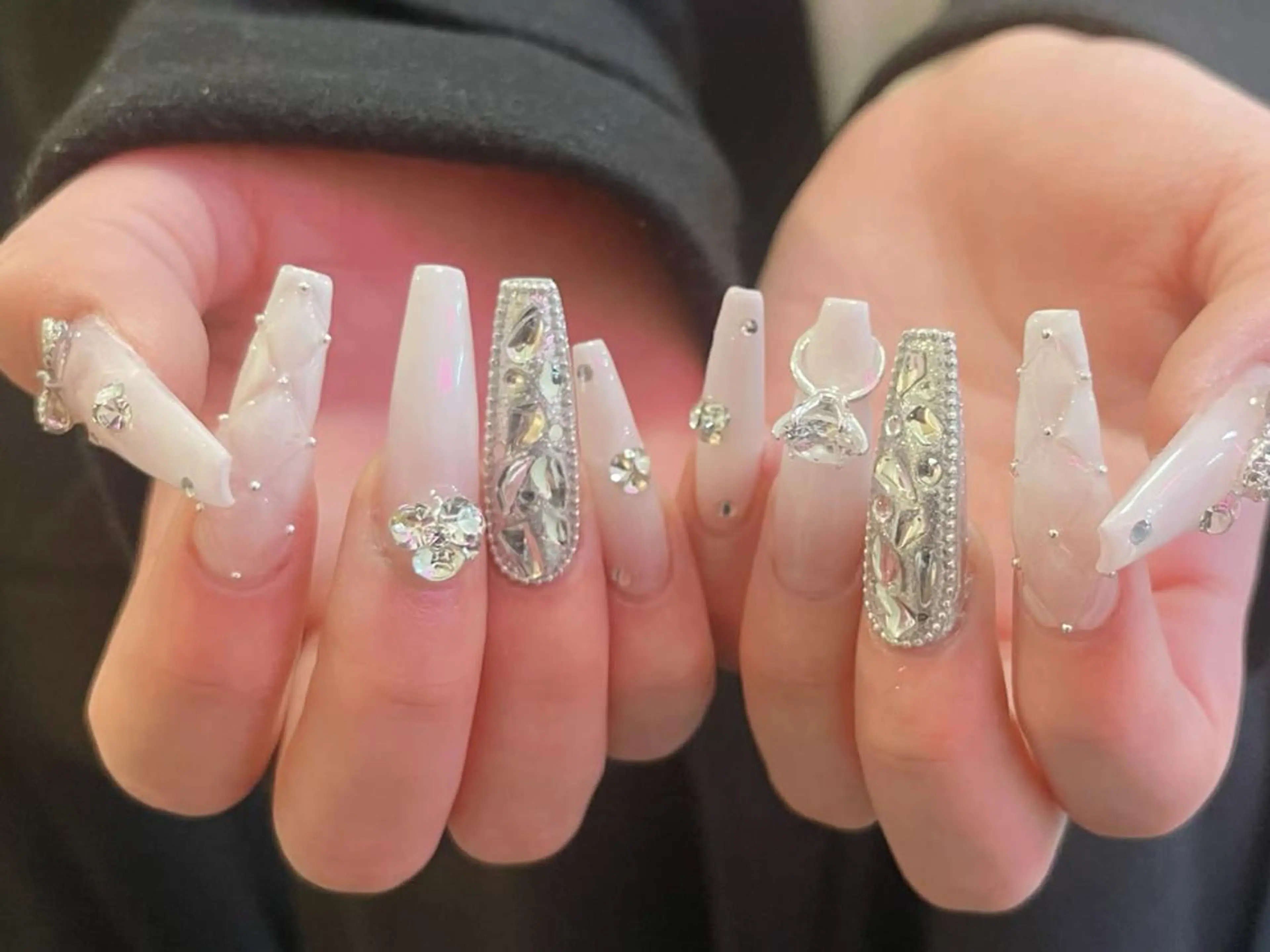 ネイル アニマル柄 オーロラネイル チークネイル フラッシュネイル ジェルネイル アンアンBelle Nail 池袋のネイルデザイン