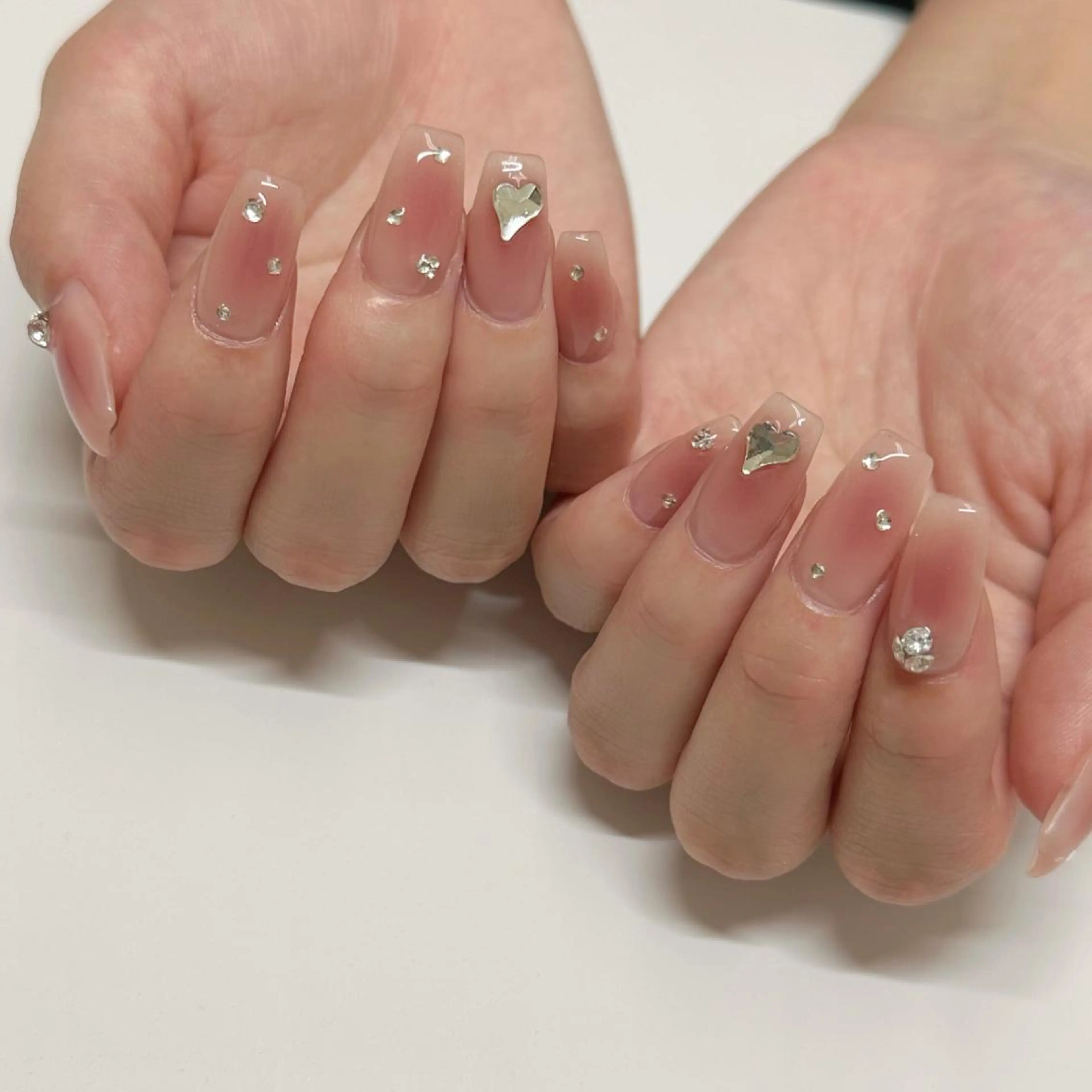 ネイル チークネイル ストーンネイル Faire MIKIのネイルデザイン