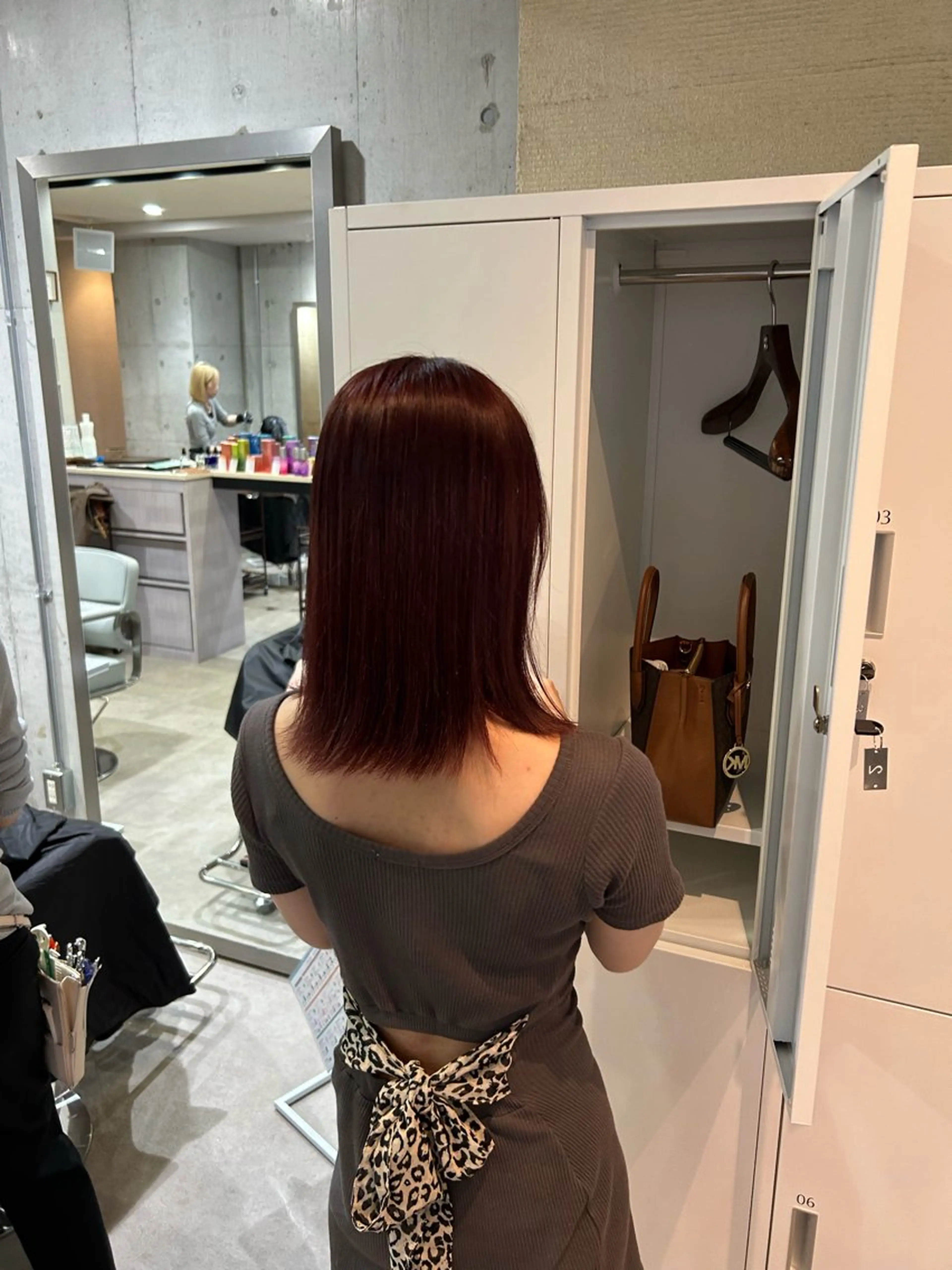 ミディアム カラー .AIRI🌼 暖色/ぱつっとぼぶのヘアスタイル