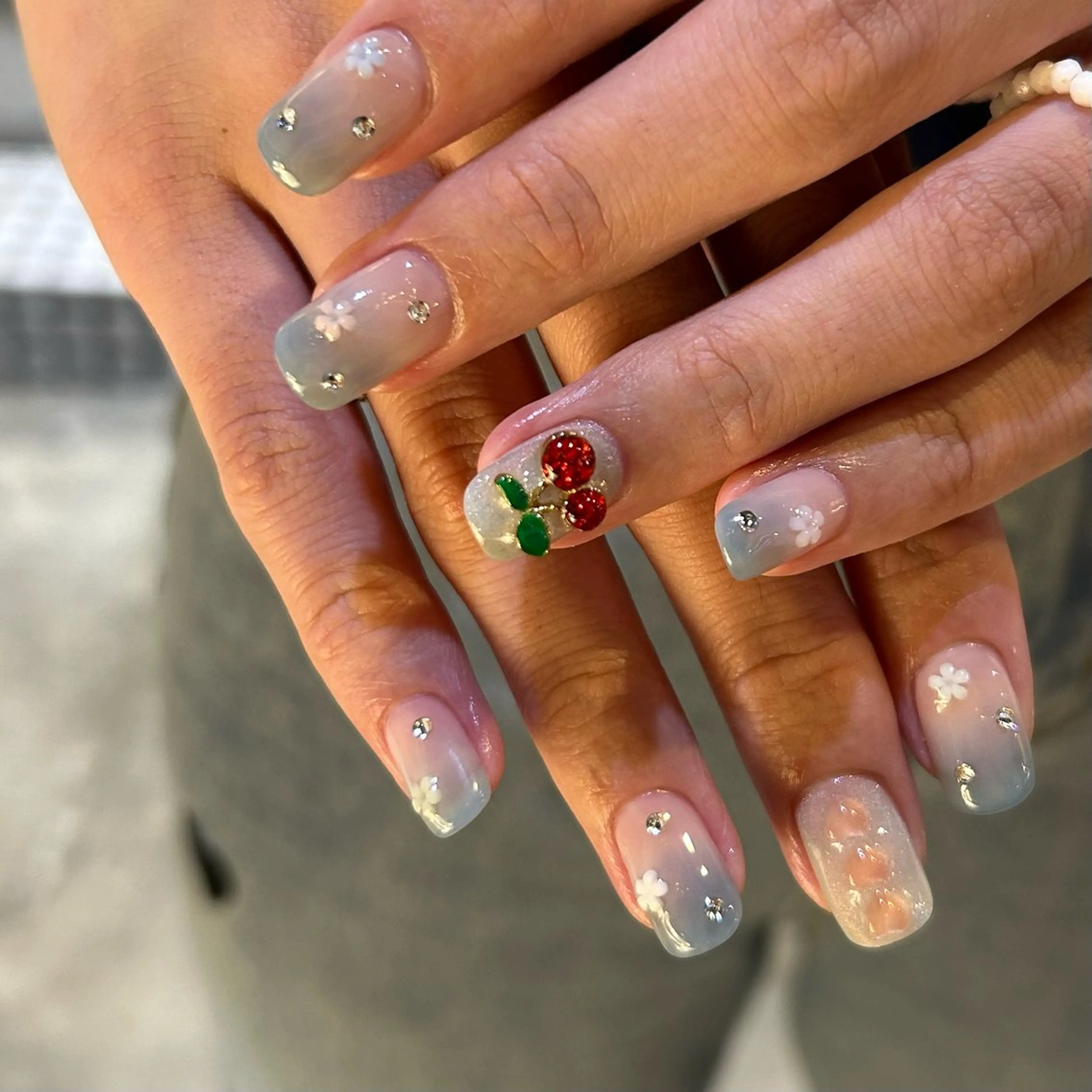 ネイル 持ち込み シルバー ストーンネイル Yumi 広尾→銀座のネイルデザイン