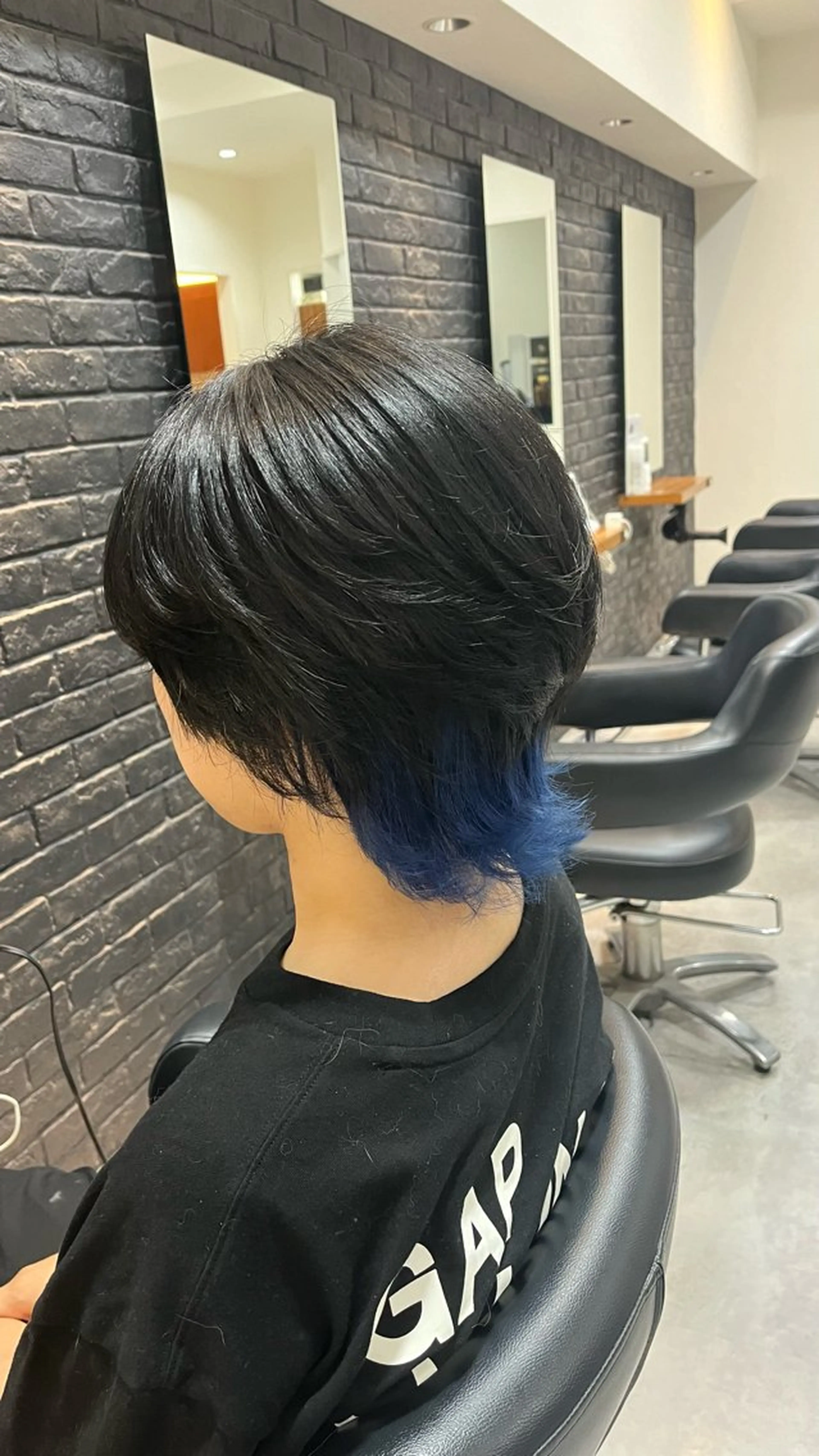 カラー 黒髪 ブルーカラー ブルーブラック インナーカラー ブリーチカラー 🦋RANA🦋のヘアスタイル
