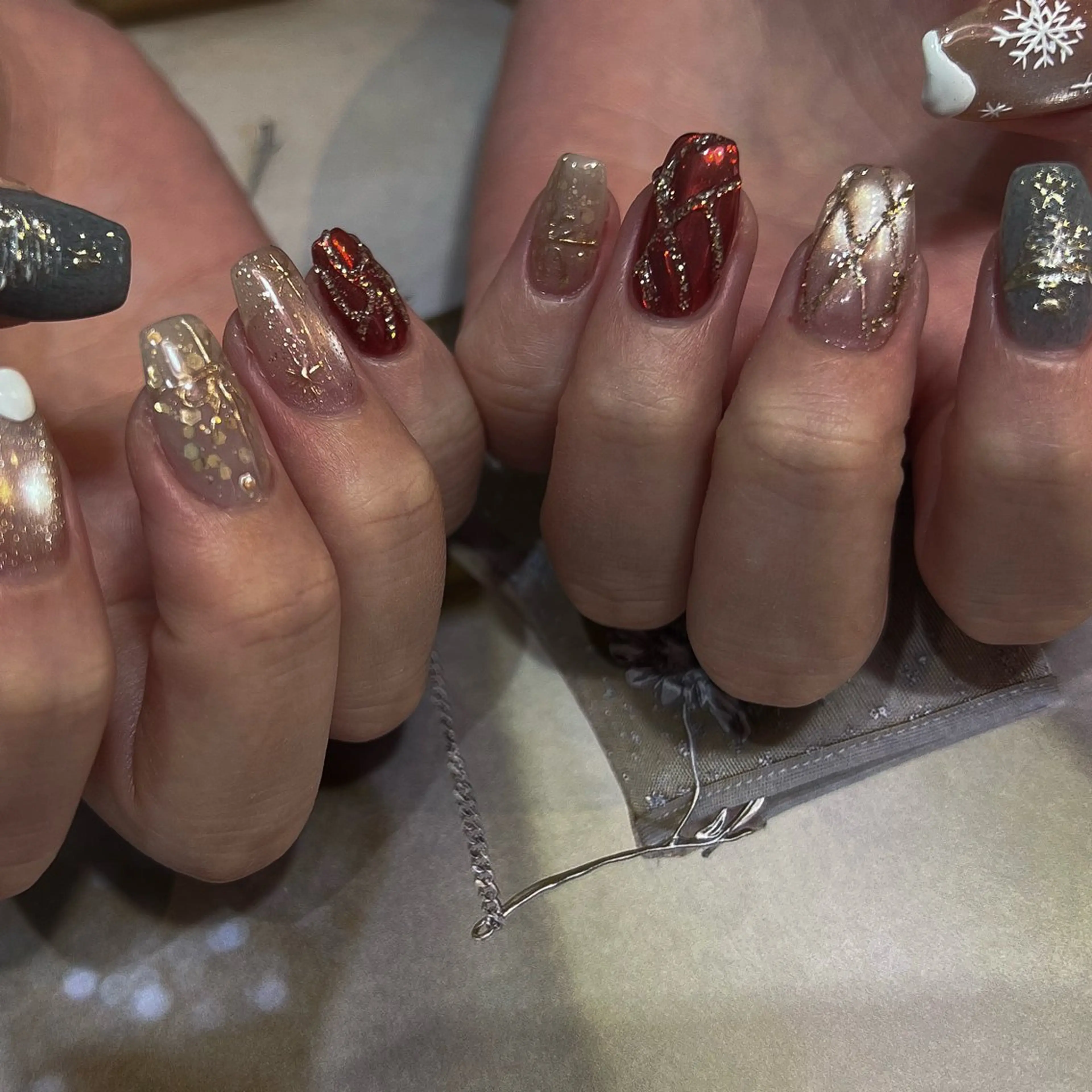 ネイル ハンドネイル nailsalon ULLのネイルデザイン