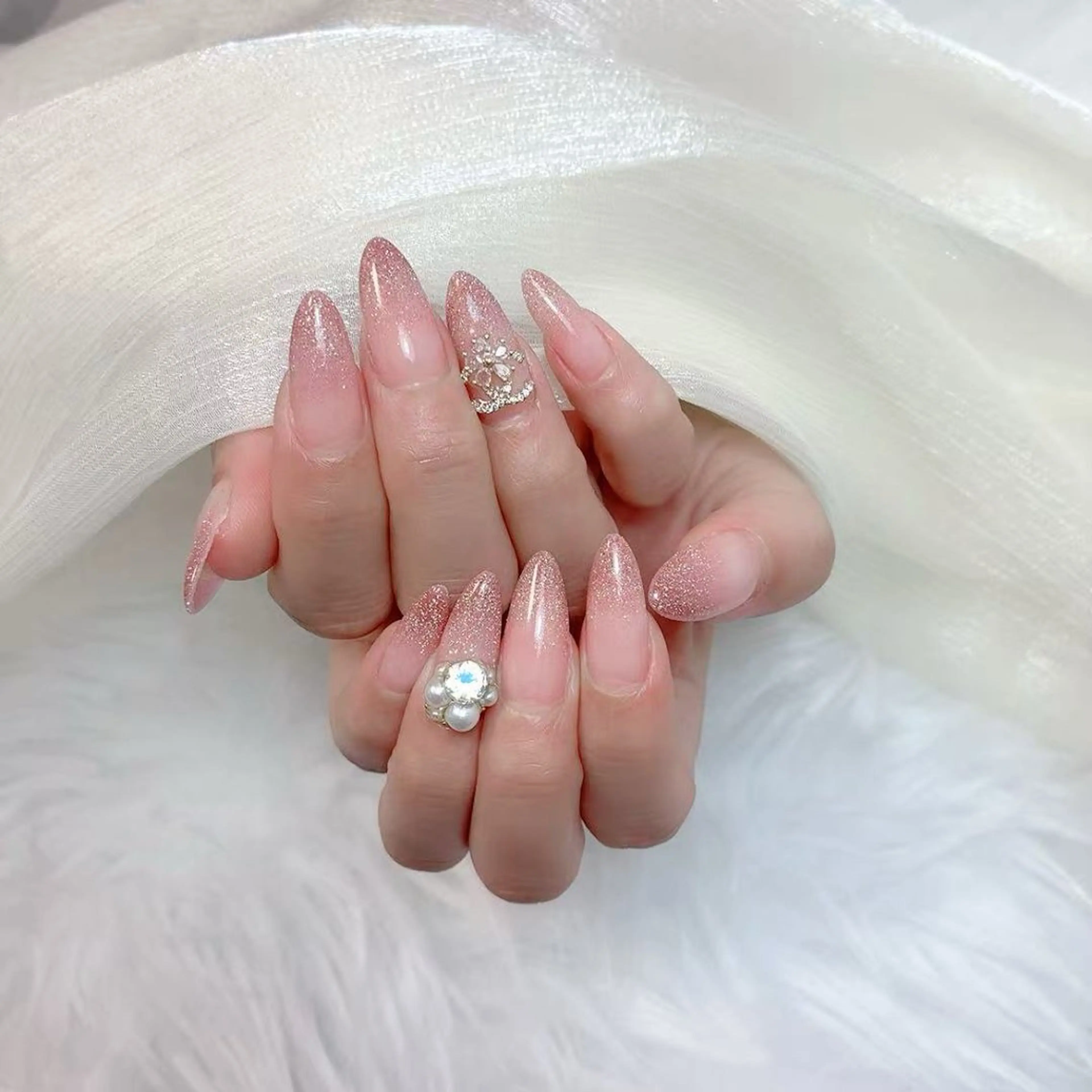 ネイル アニマル柄 チークネイル 成人式 フラッシュネイル フットネイル ハンドネイル B·U Nail大宮 長さだし専門店のネイルデザイン