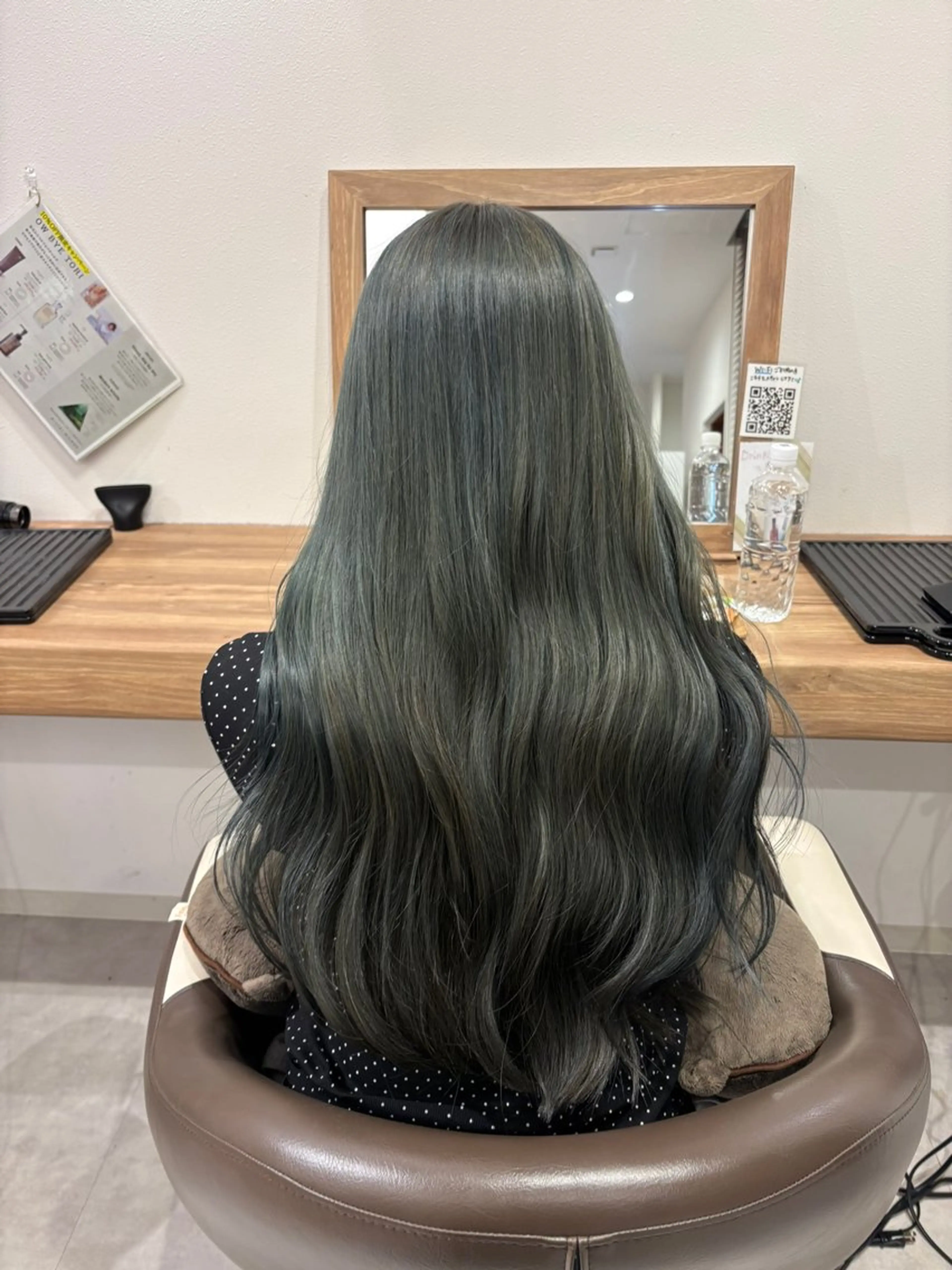 ロング カラー ブリーチ オリーブカラー ヘアカラー 渡邊 玲来のヘアスタイル