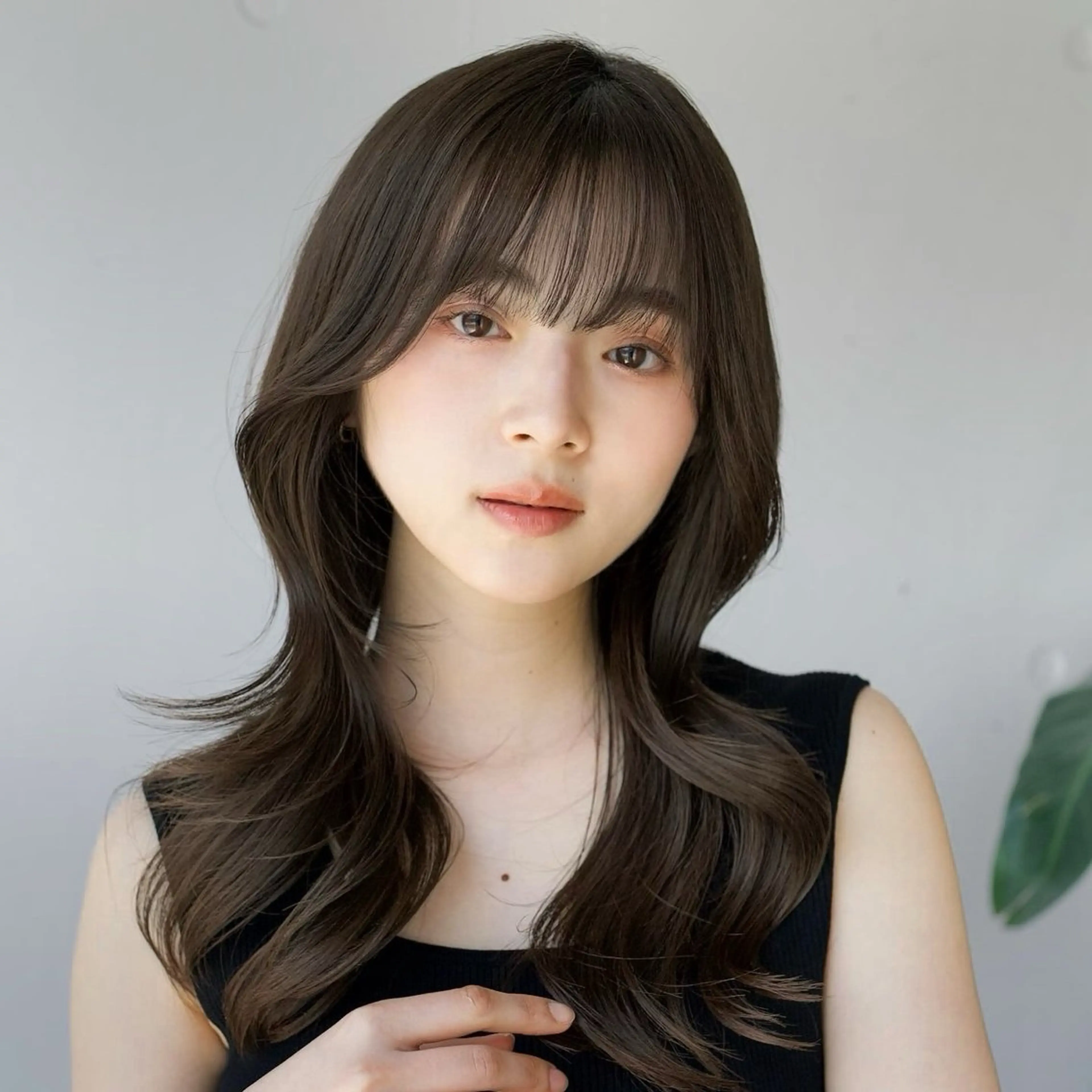 セミロング 顔周りカット レイヤーカット トリートメント カット ヘアカラー トリートメント まとまるレイヤー カット/透明感カラーのヘアスタイル