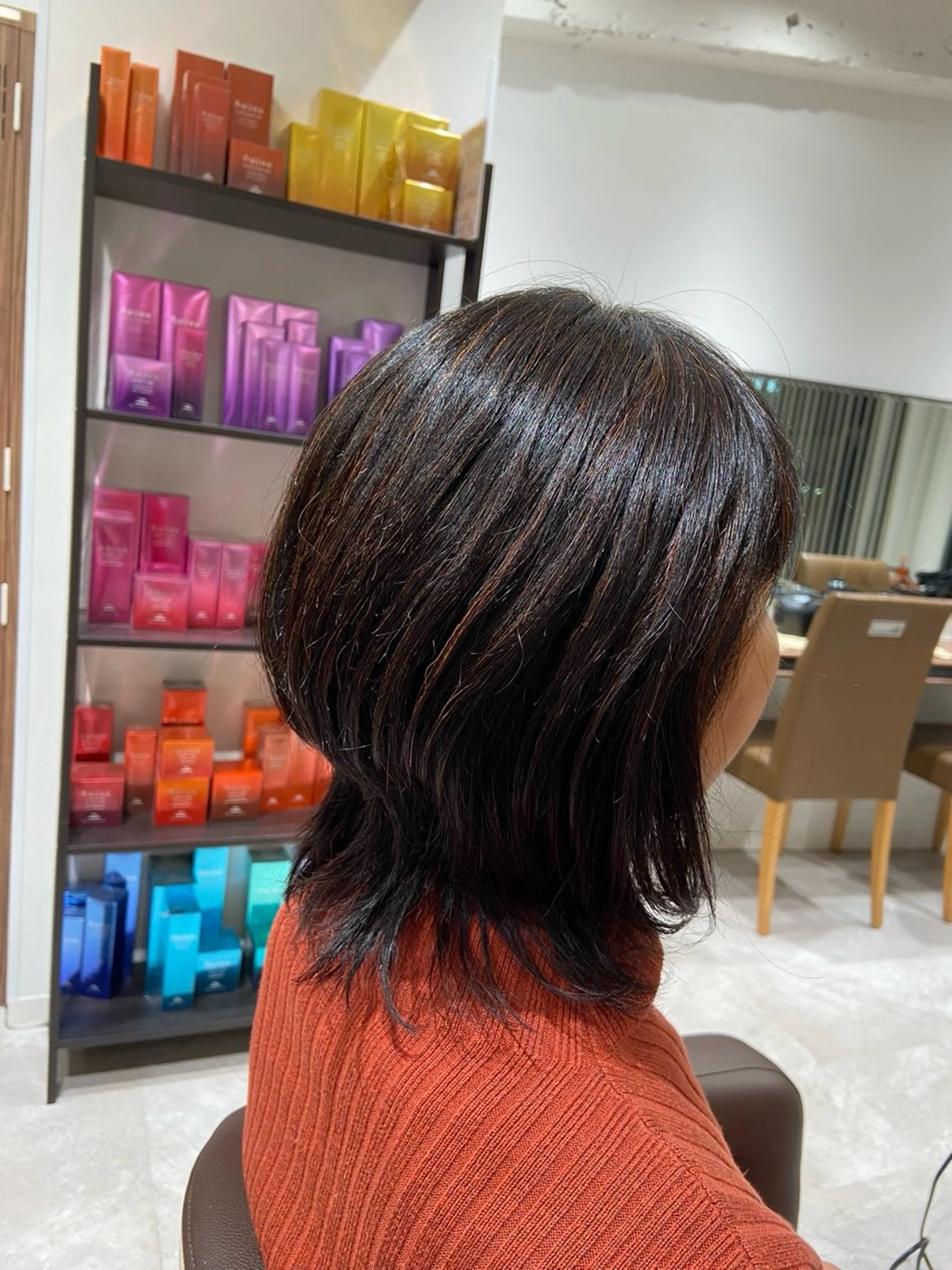 ミディアム くびれヘア くびれレイヤー レイヤーカット ウルフカット 山田 悠朱里のヘアスタイル