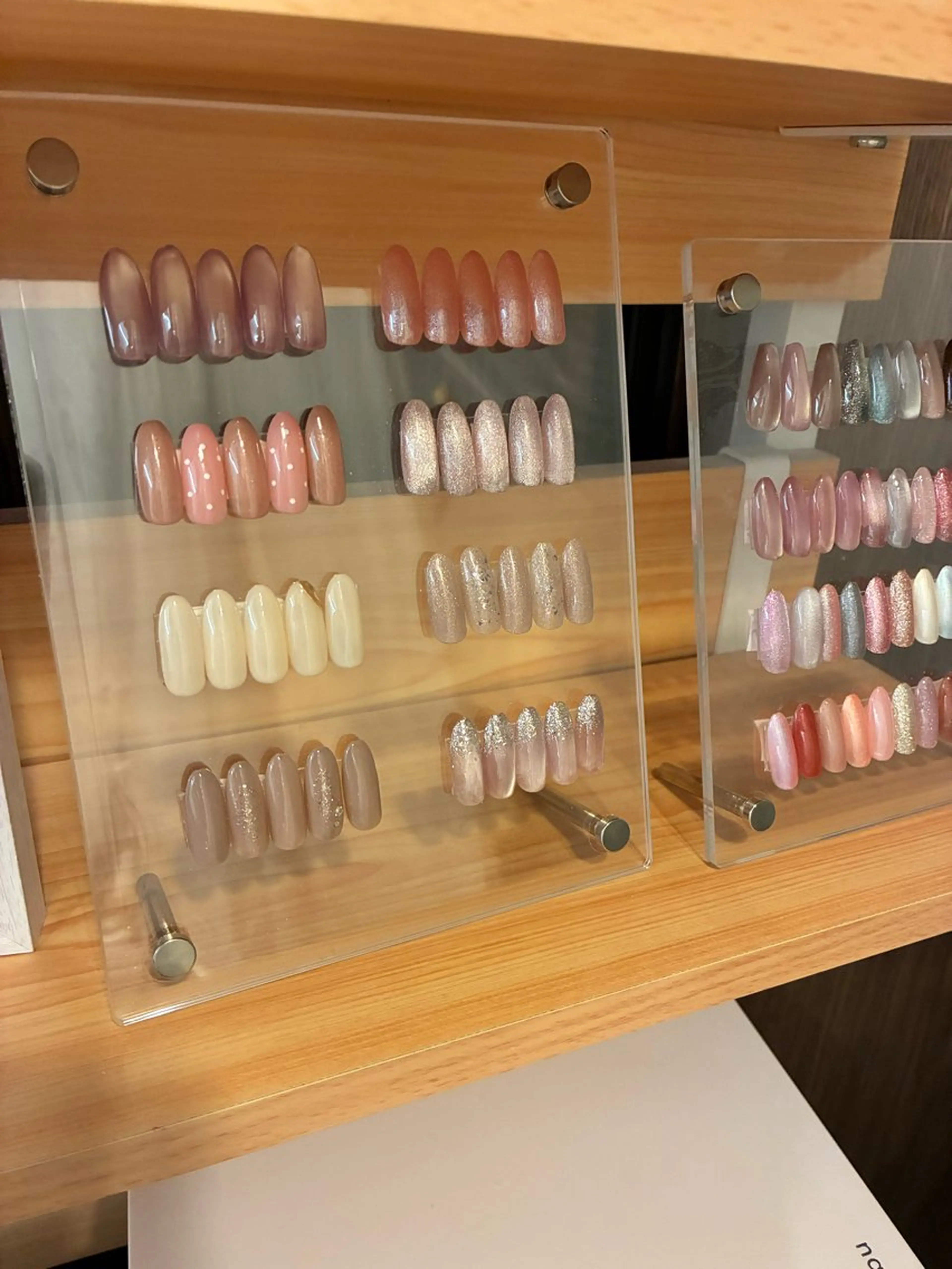 ネイル マグネットネイル 春ネイル ハンドネイル addition スタッフのネイルデザイン