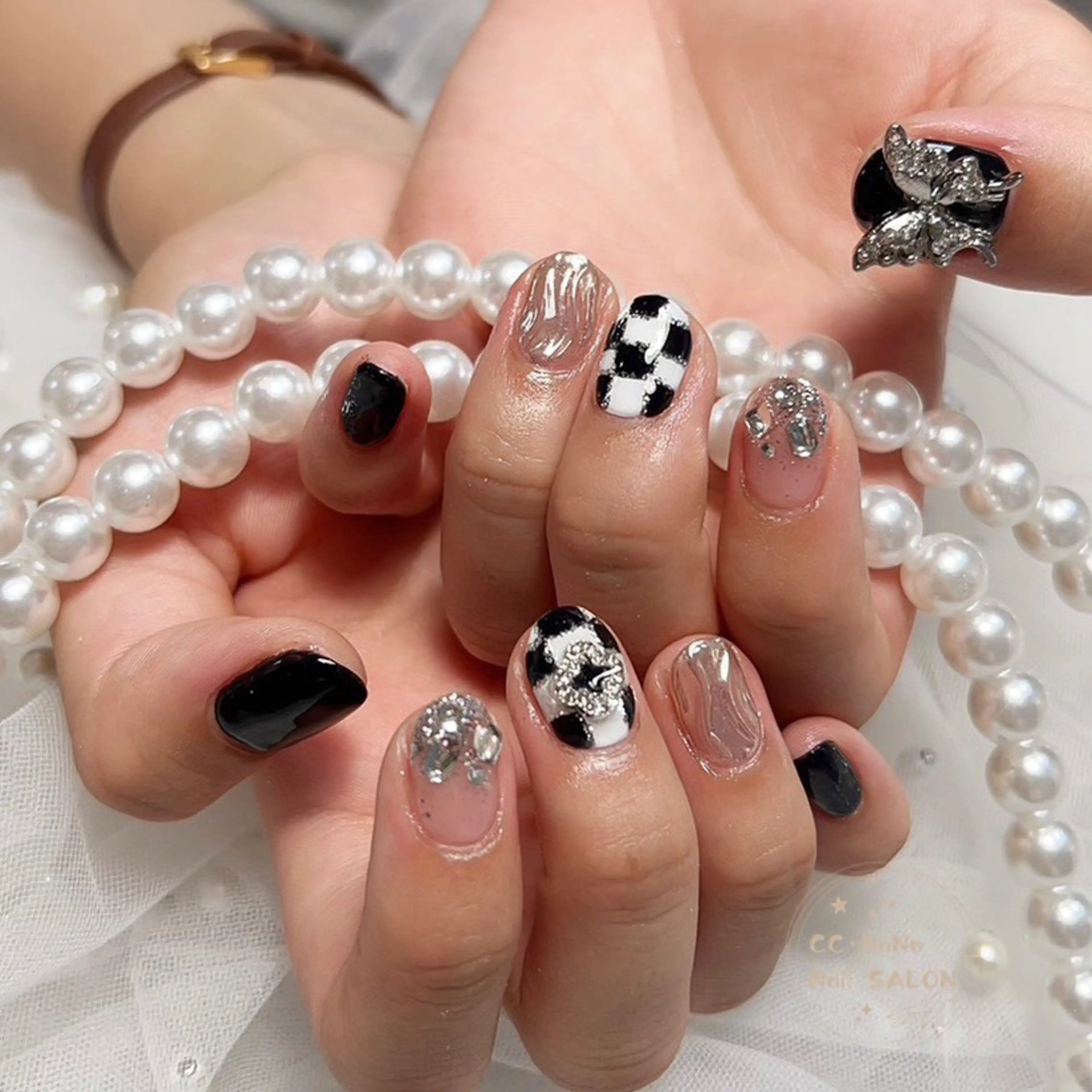 ネイル チークネイル フラッシュネイル ハート キラキラネイル 韓国ネイル ハンドネイル 💎CC・NaNa 韓国風ネイル🌙Cのネイルデザイン