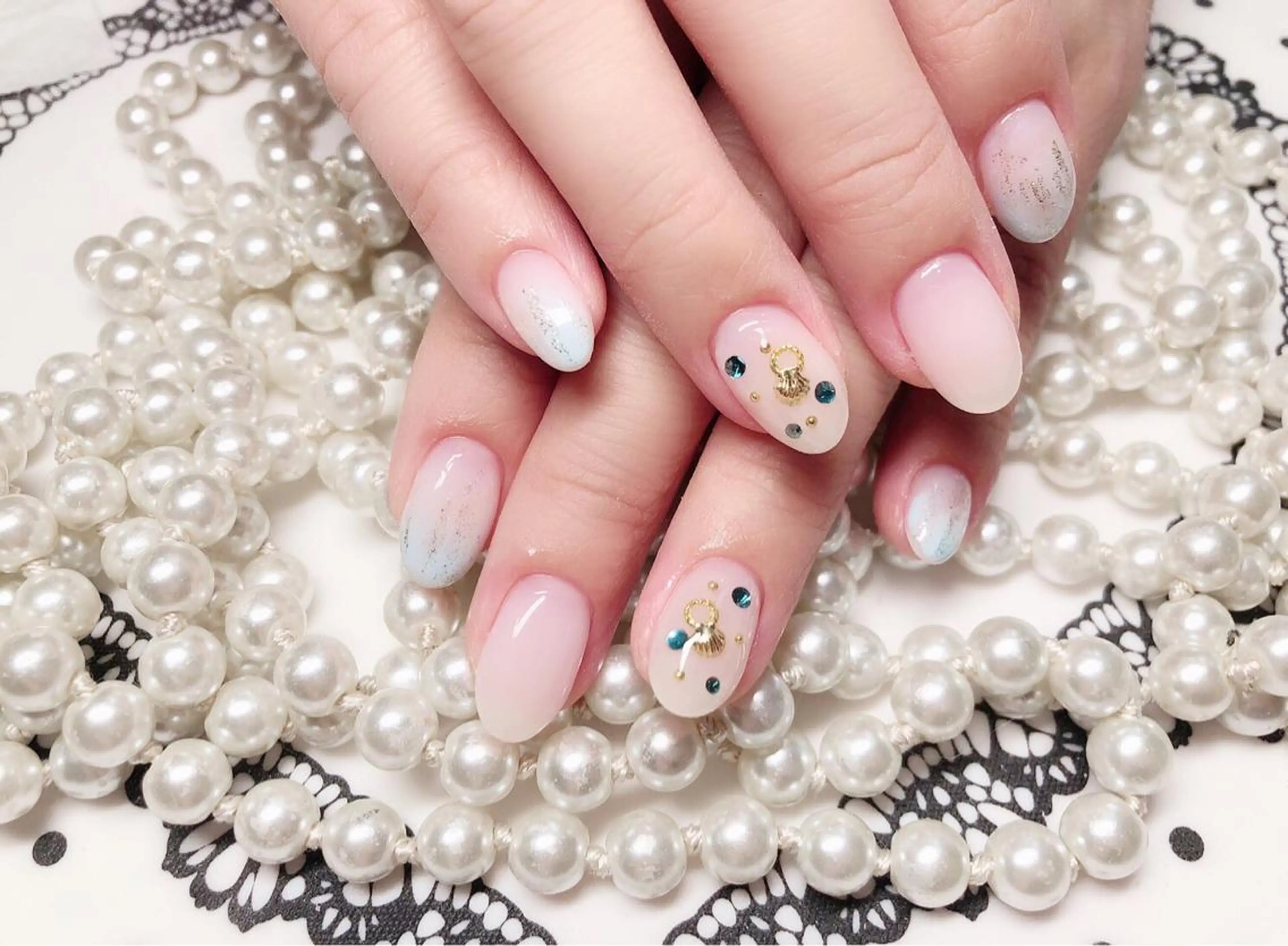 ネイル ハンドネイル マジック ミラーのネイルデザイン