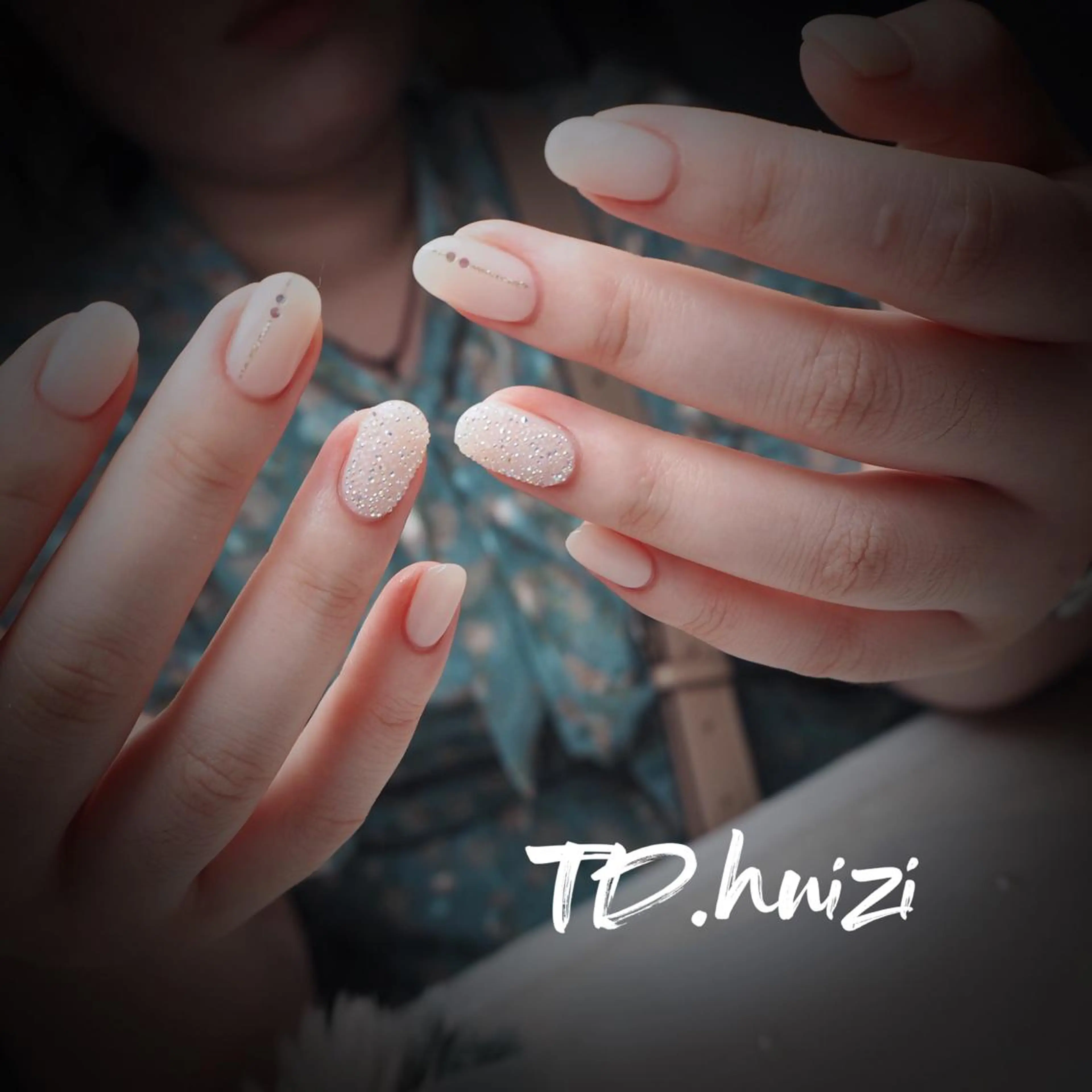 ミディアム めぐみのネイルサロン スタッフ練習のネイルデザイン