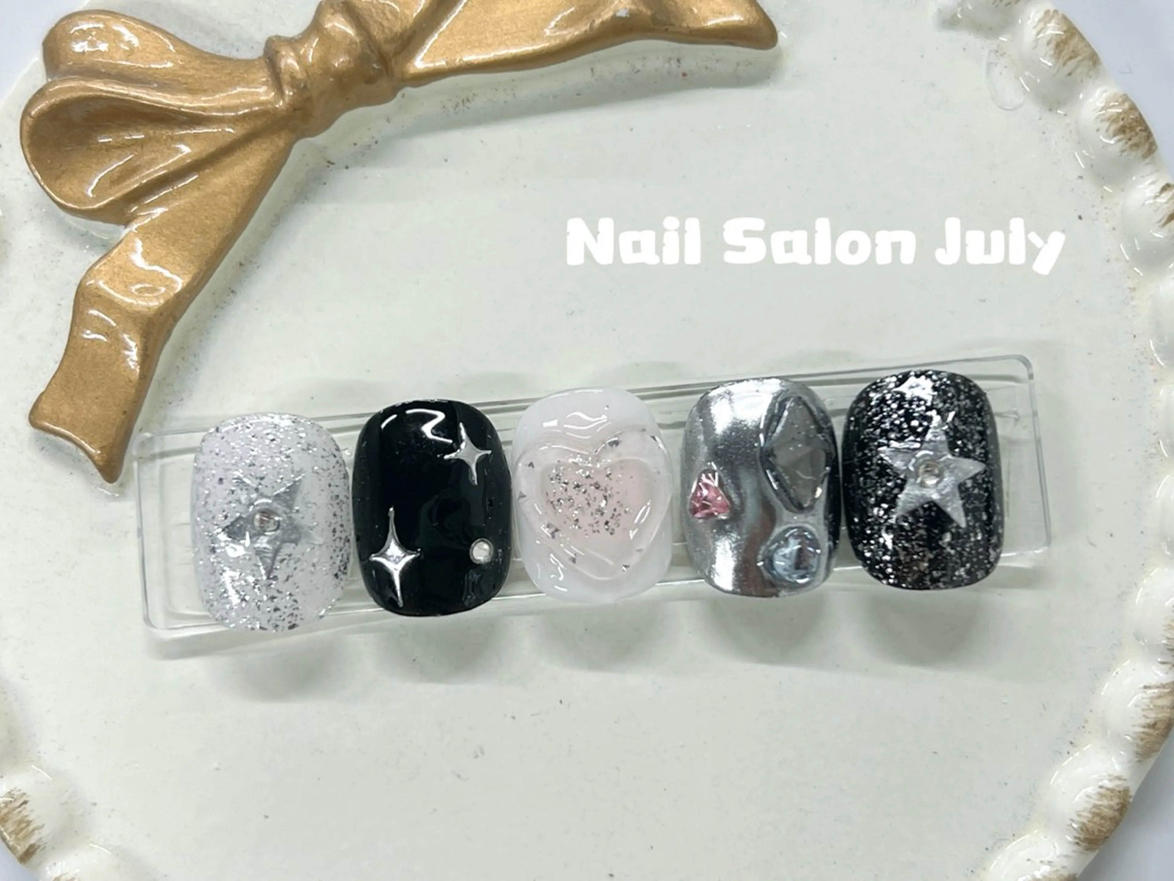 ネイル アートネイル オーロラネイル ジェルネイル ガーリー キラキラネイル July モモのネイルデザイン