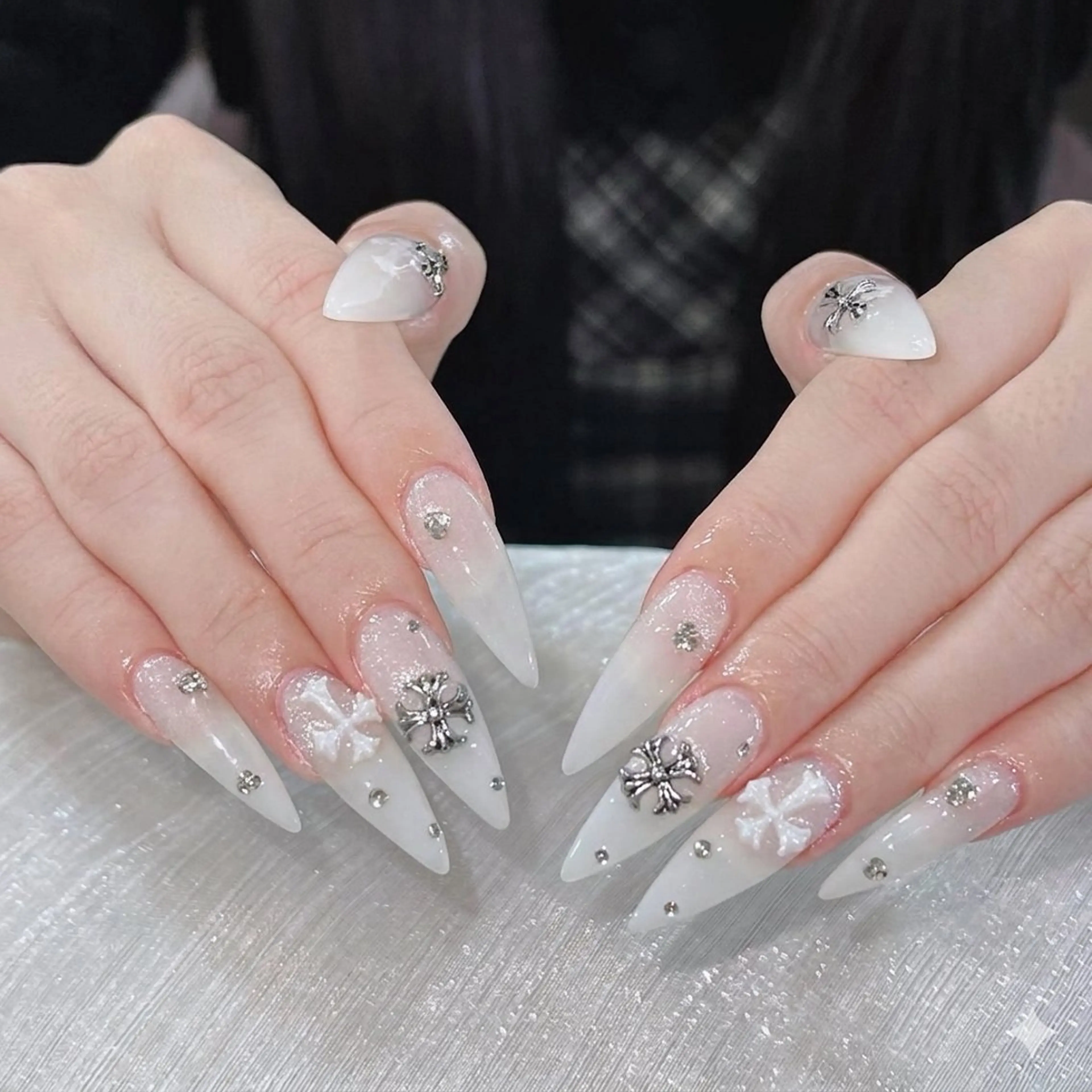 ネイル オーロラネイル ブラウン 氷ネイル・うるうるネイル キラキラネイル 韓国ネイル ハンドネイル Sora  Nail 長さ出し専門店のネイルデザイン