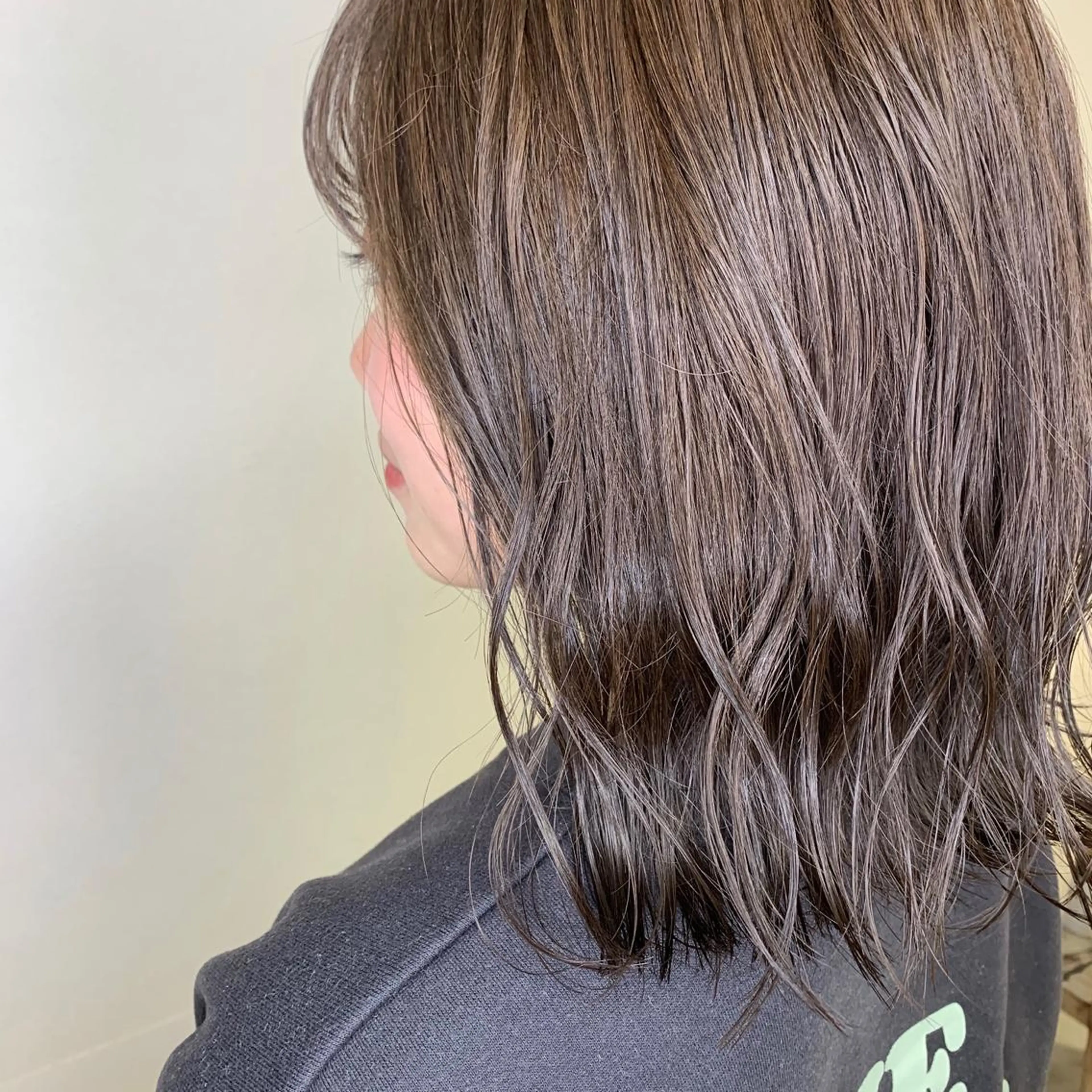 ミディアム カラー ヘアアレンジ カット ヘアカラー トリートメント 【Sweep】おじま のぞみのヘアスタイル