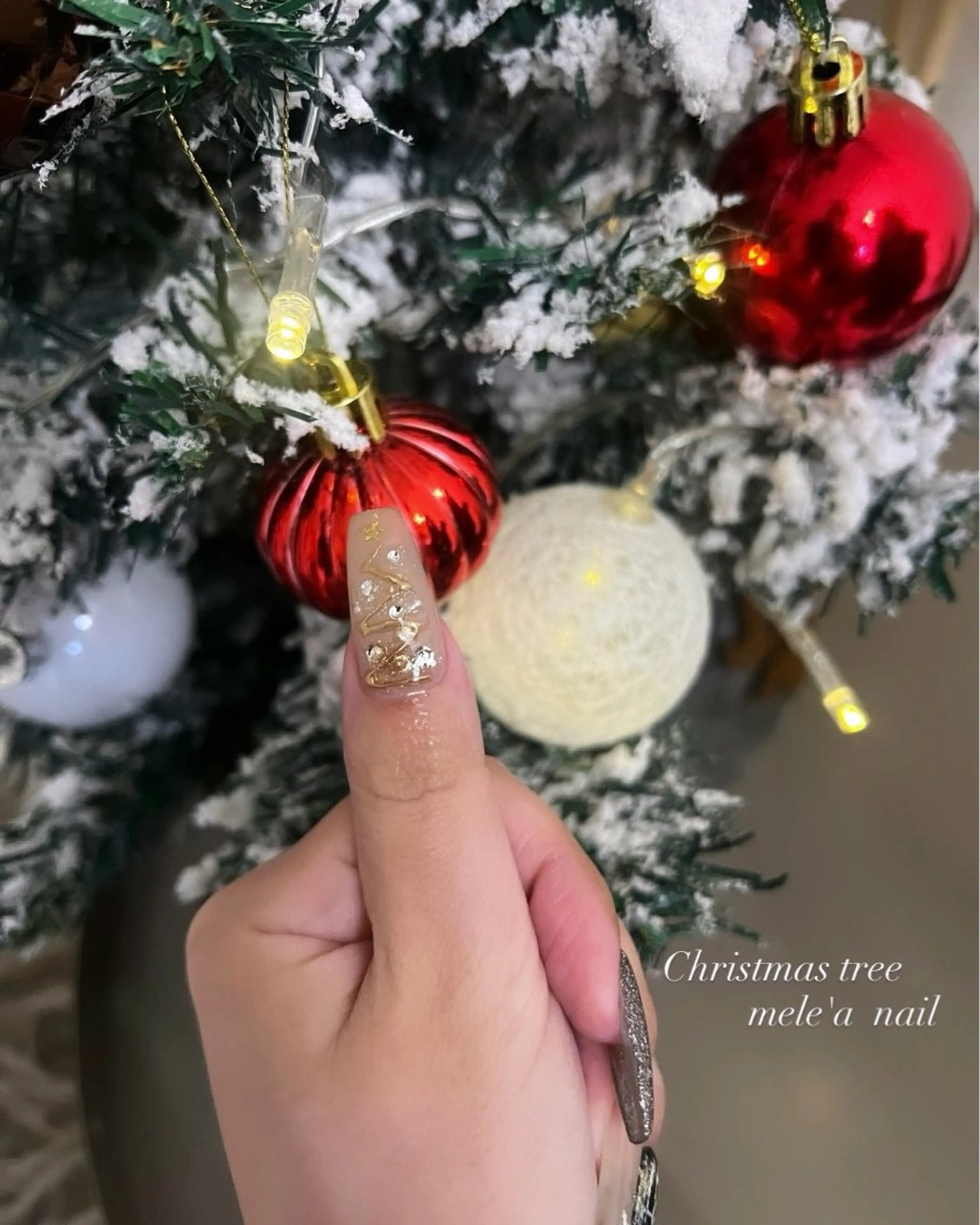 ネイル マグネットネイル 冬ネイル クリスマス miho meléanailのネイルデザイン