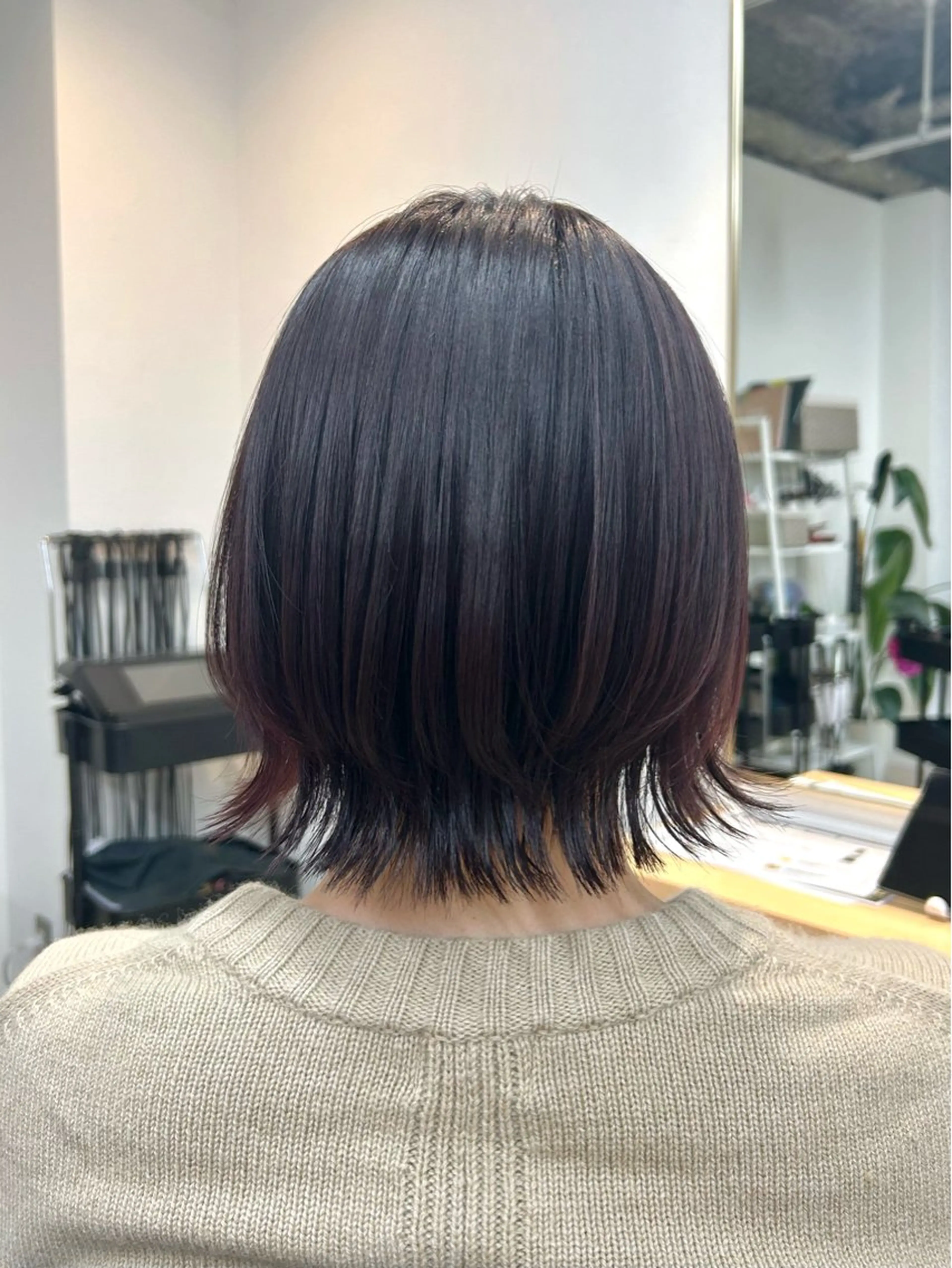 ミディアム カラー ボブレイヤー ラベンダーカラー ボブ レイヤーカット カット ヘアカラー トリートメント 艶カラー/レイヤー/ ハイトーン/まなみのヘアスタイル