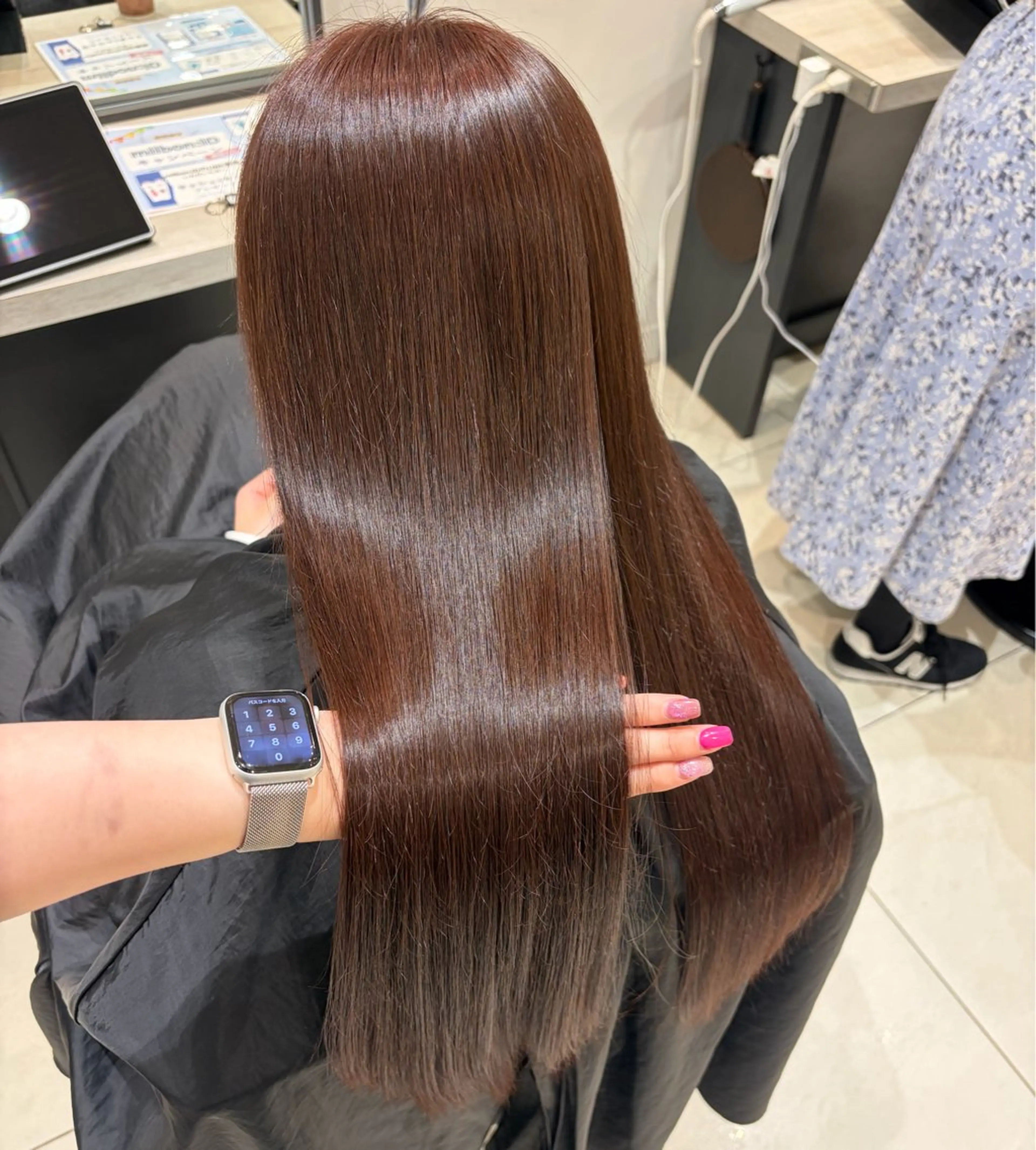 ロング ピンクブラウン すみれ✨レイヤー 🫧透明感カラーのヘアスタイル