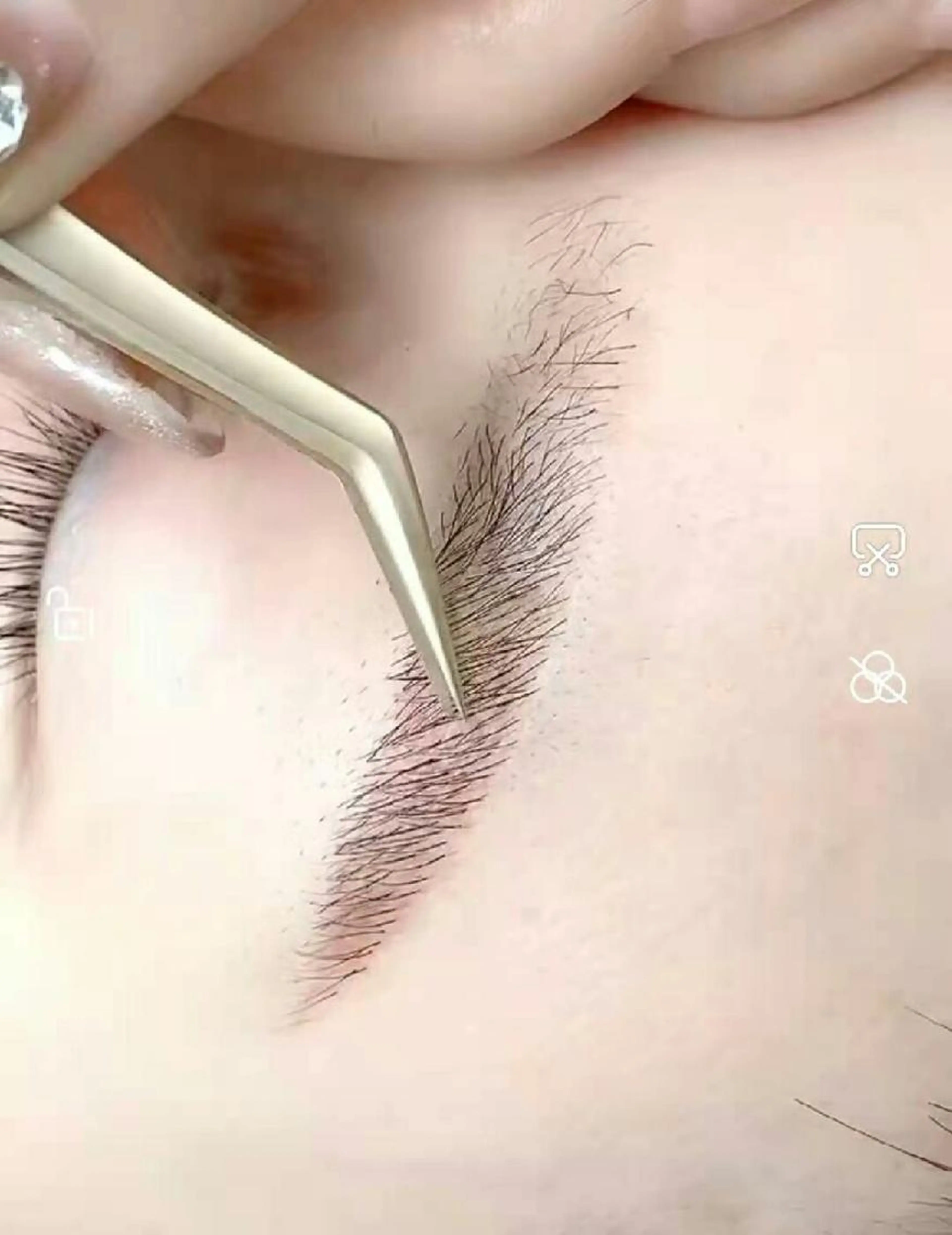 眉毛エクステ+眉毛WAX脱毛の写真