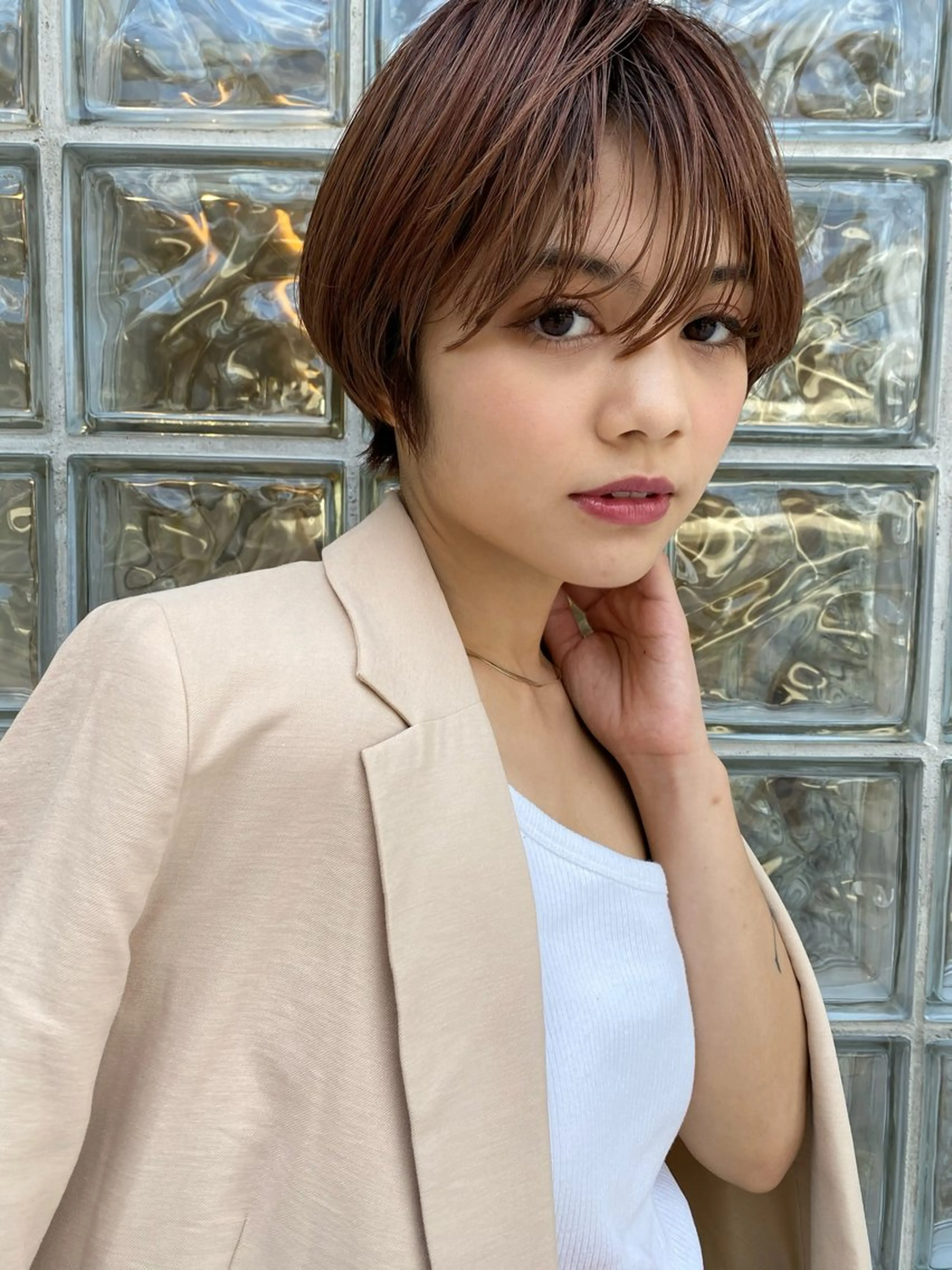 ショート コテ巻き/パーマ/艶 透明感/荻原凜太郎のヘアスタイル