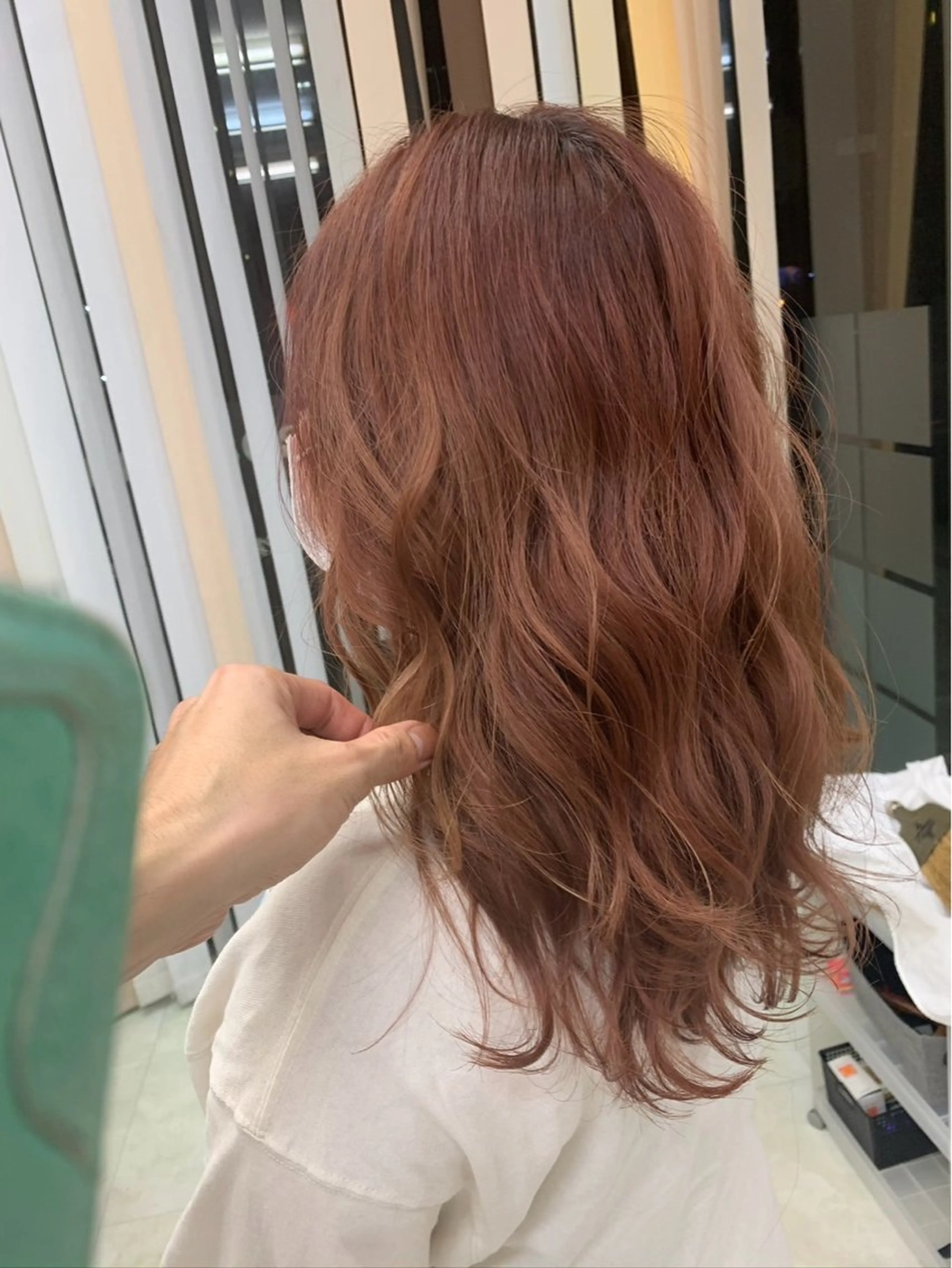 カラー 宇座 杏音のヘアスタイル
