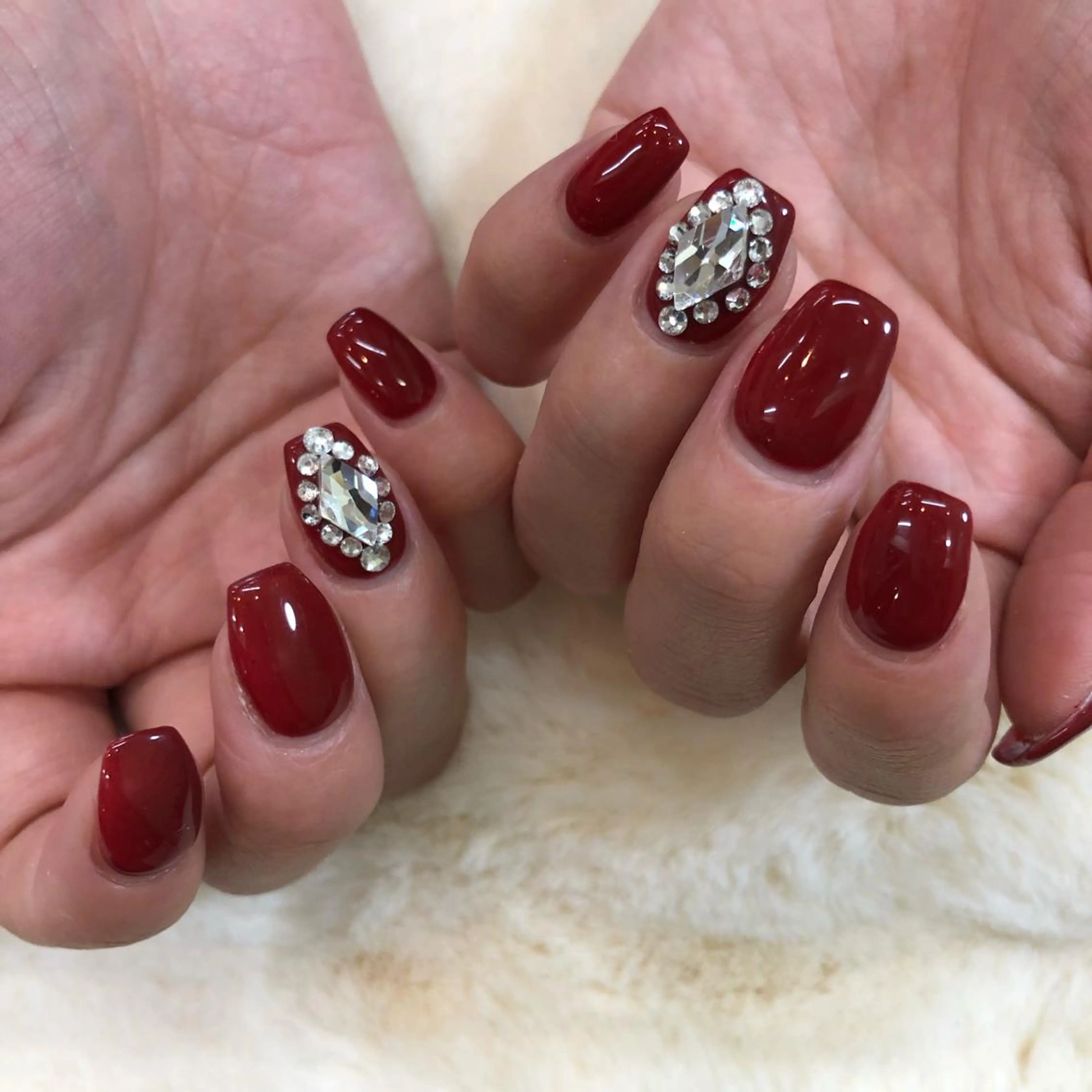 ミディアム ネイル ゴージャス シンプルネイル ストーンネイル nail 1997のネイルデザイン